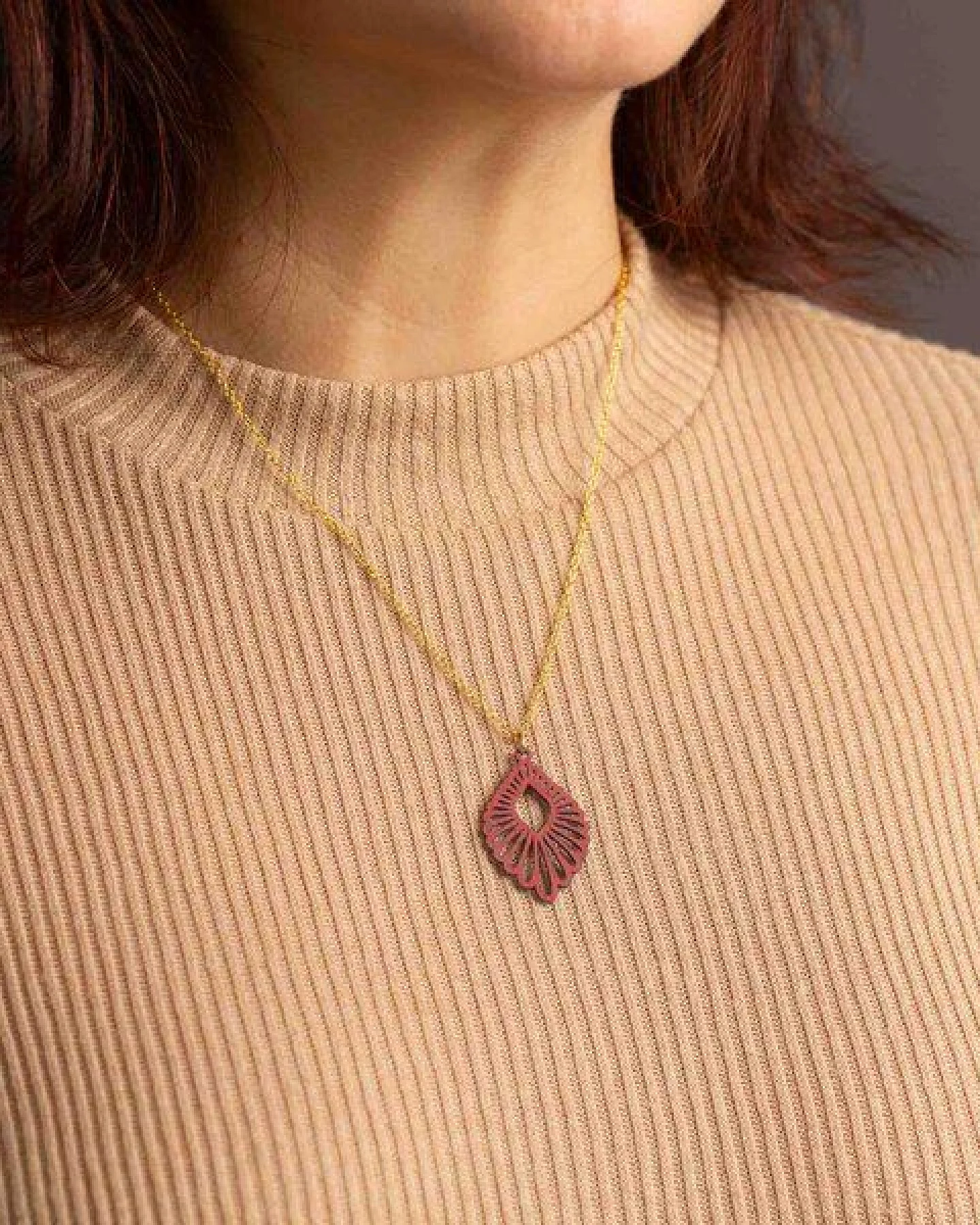 feinformart Kette mit Holzanhänger 'Mindful' – Ansicht 2