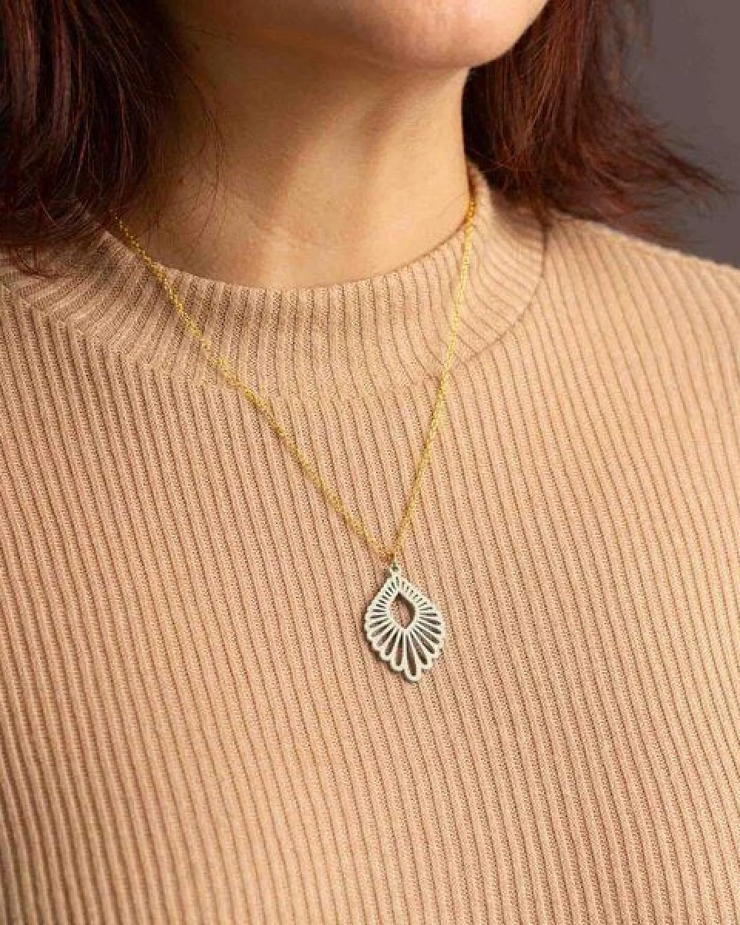 feinformart Kette mit Holzanhänger 'Mindful' – Ansicht 2