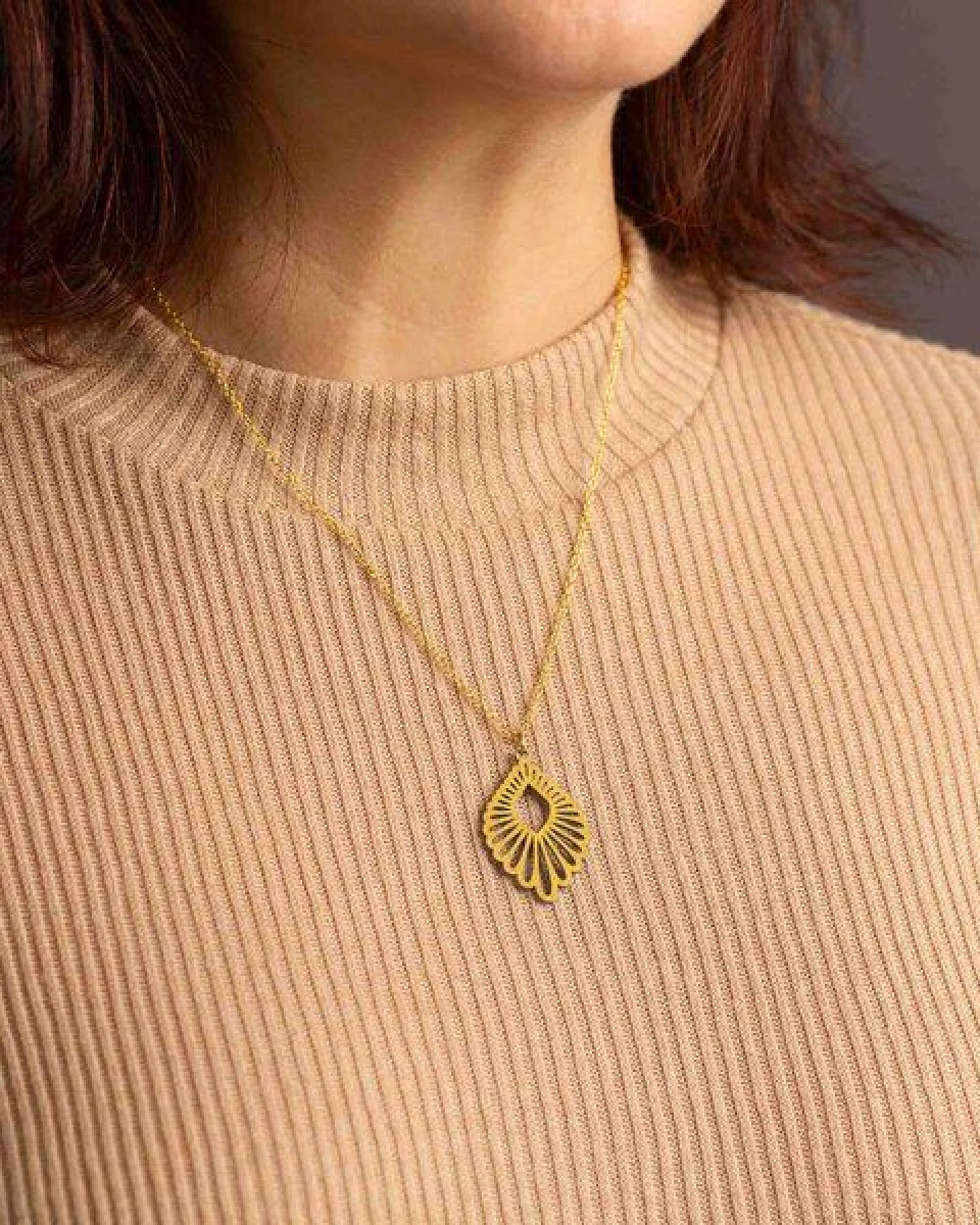 feinformart Kette mit Holzanhänger 'Mindful' – Ansicht 2