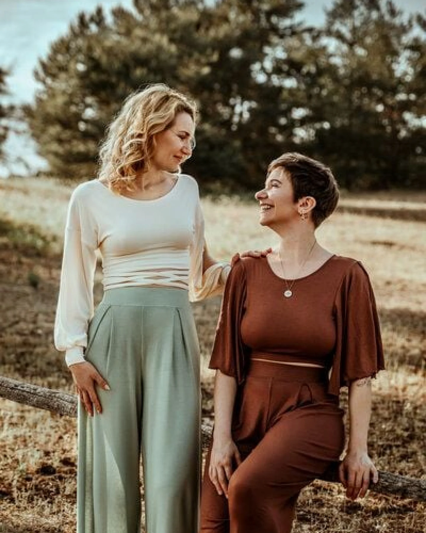 Vivien Joy Flower Pulli mit Schlitzen an den Ärmeln - Farrah – Ansicht 3