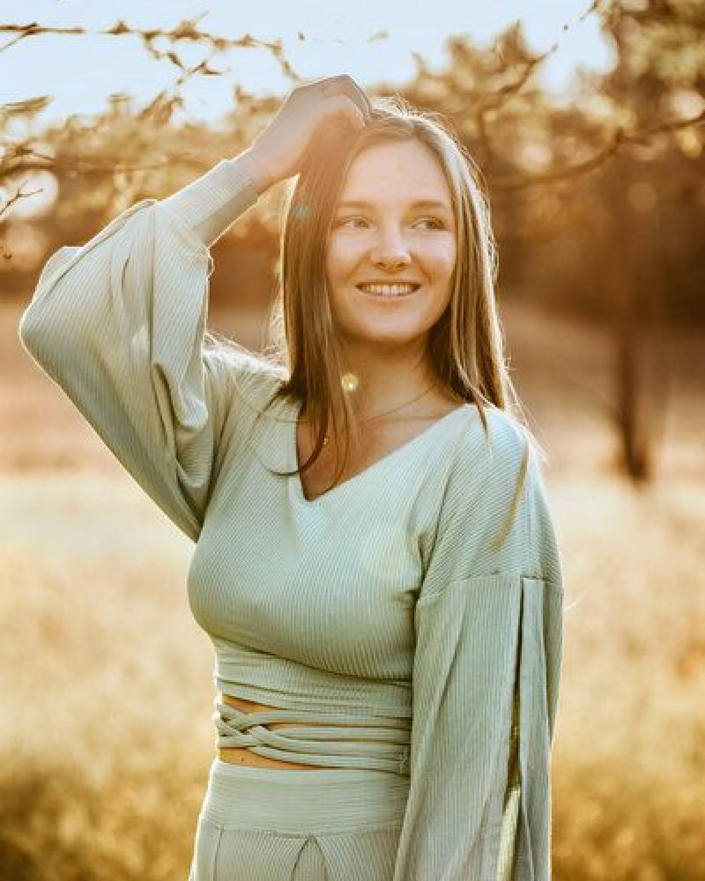 Vivien Joy Flower Pulli mit Schlitzen an den Ärmeln - Farrah – Ansicht 2