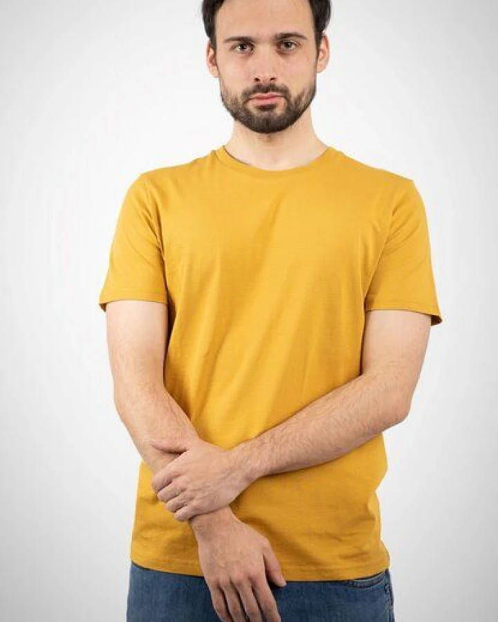 Gelb