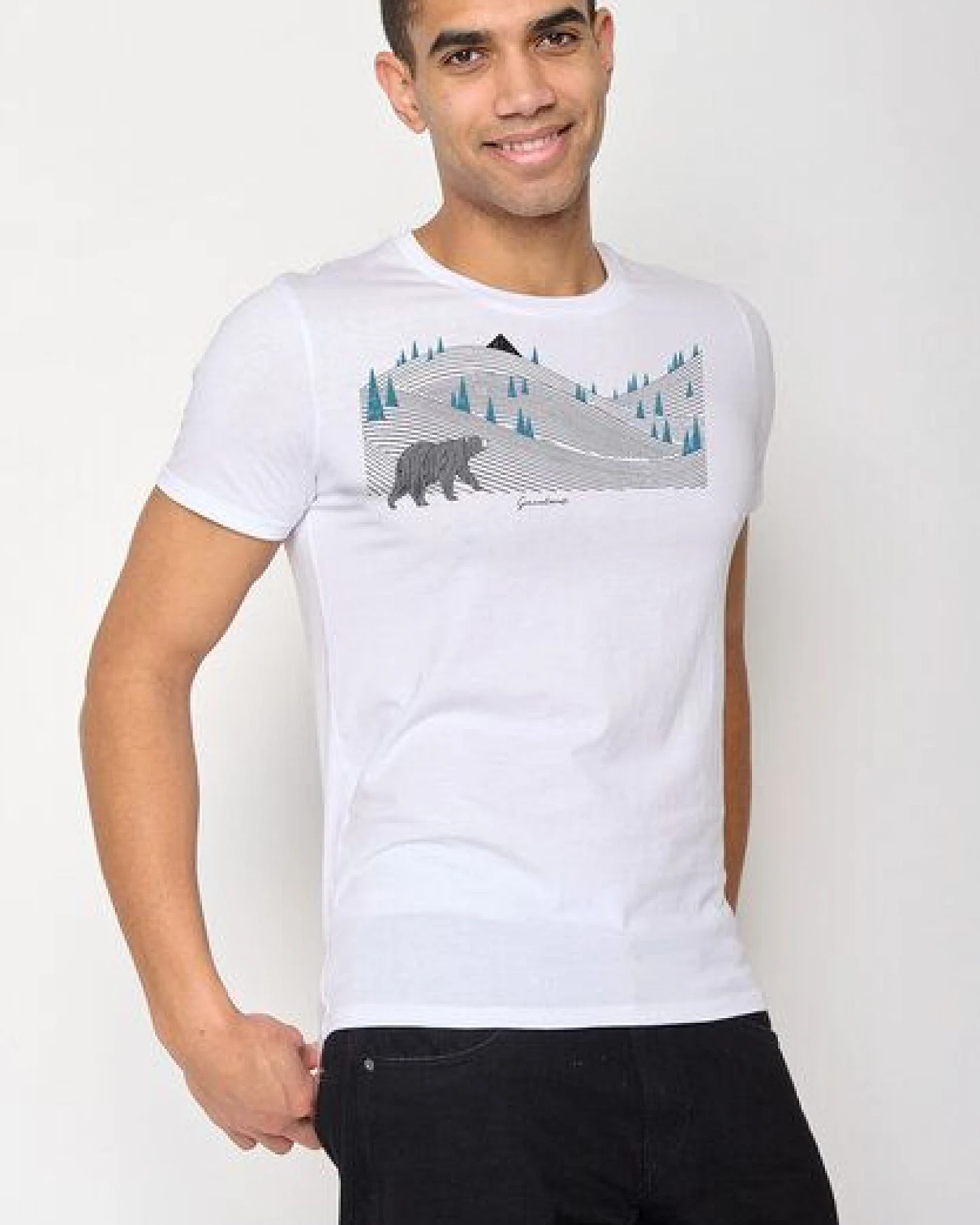 GREENBOMB Animal Bearland Guide - Sportliches T-Shirt aus Bio-Baumwolle / hochwertiger Print / GOTS / Fair & Vegan – Ansicht 2