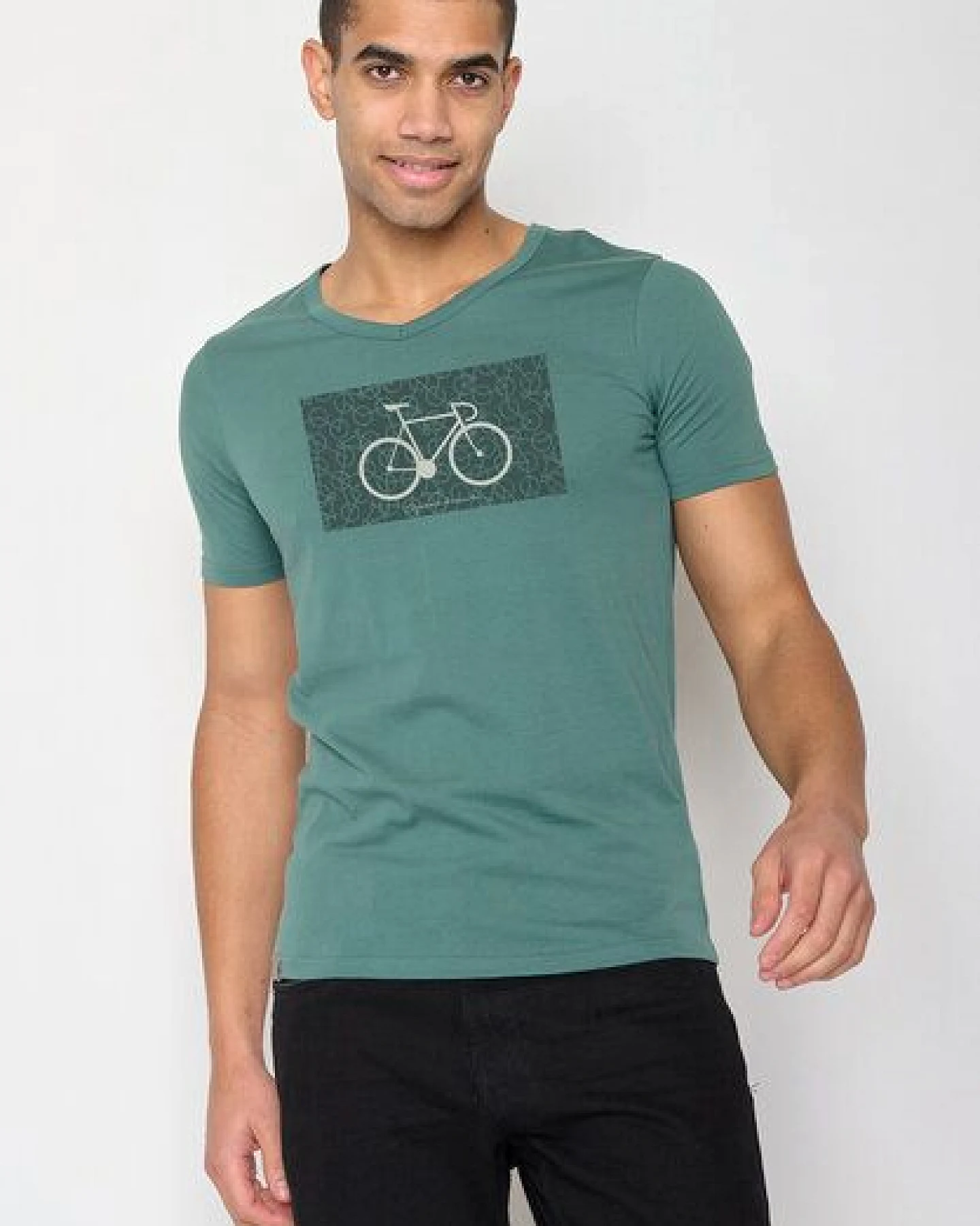 GREENBOMB Bike Cube Peak - Lässiges T-Shirt aus Bio-Baumwolle / hochwertiger Print / GOTS / Fair & Vegan – Ansicht 2