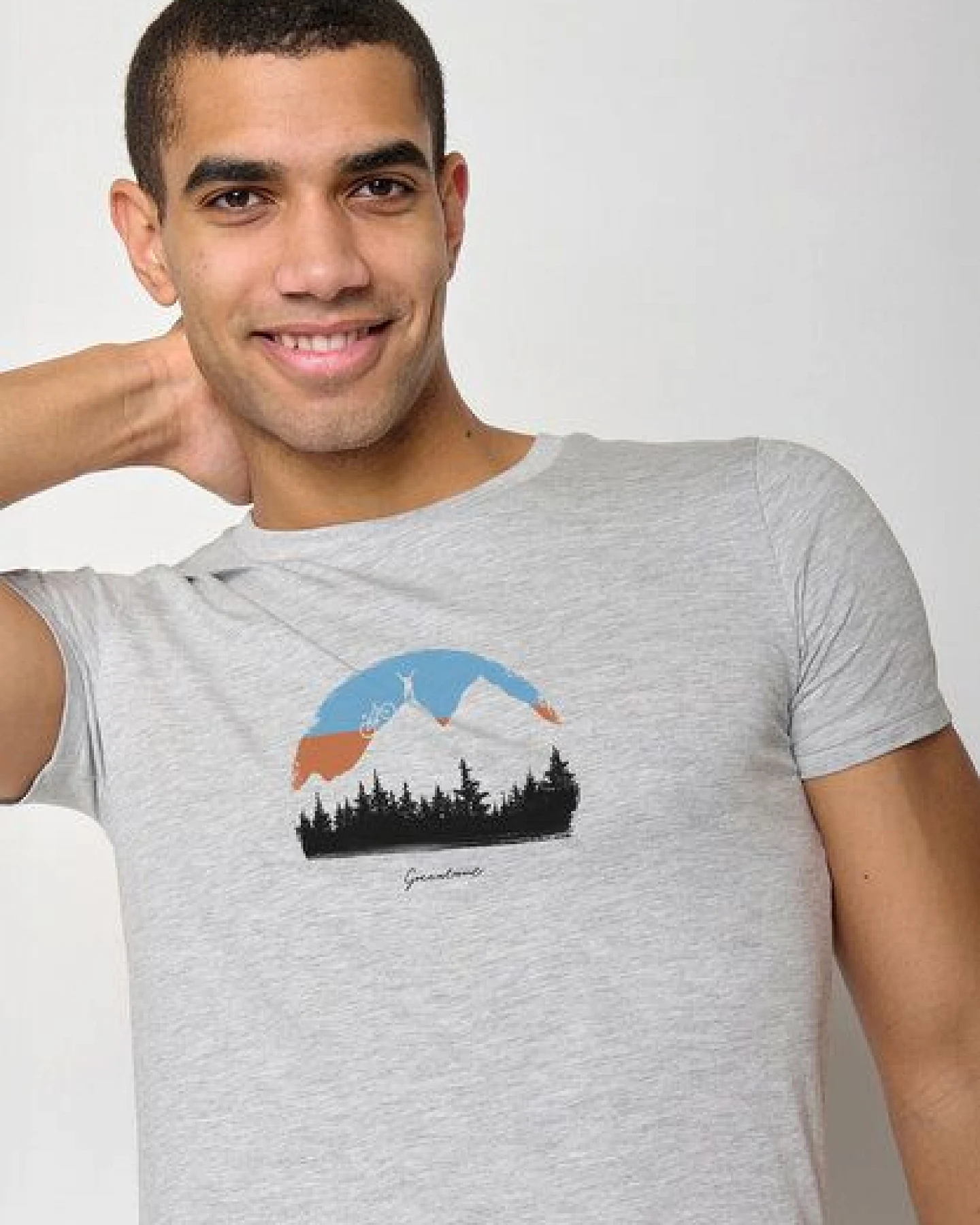 GREENBOMB Nature Forest Happy Guide - Sportliches T-Shirt aus Bio-Baumwolle / hochwertiger Print / GOTS / Fair & Vegan – Ansicht 2