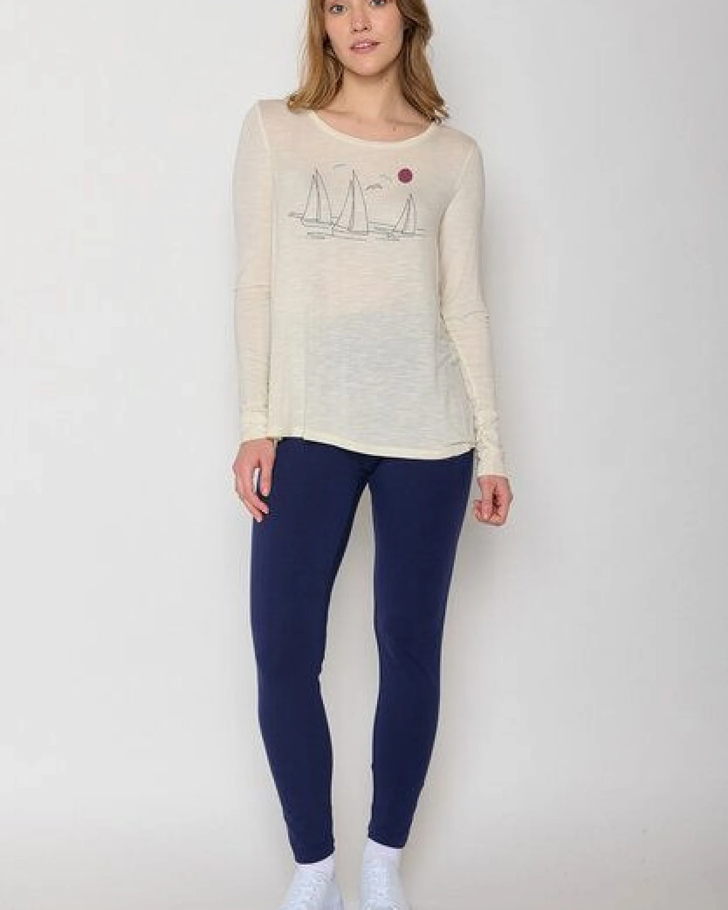 GREENBOMB Nature Upwind Mind - Lässiges Longsleeve aus einem LENZING ECOVERO Mix / hochwertiger Print / Fair & Vegan – Ansicht 4