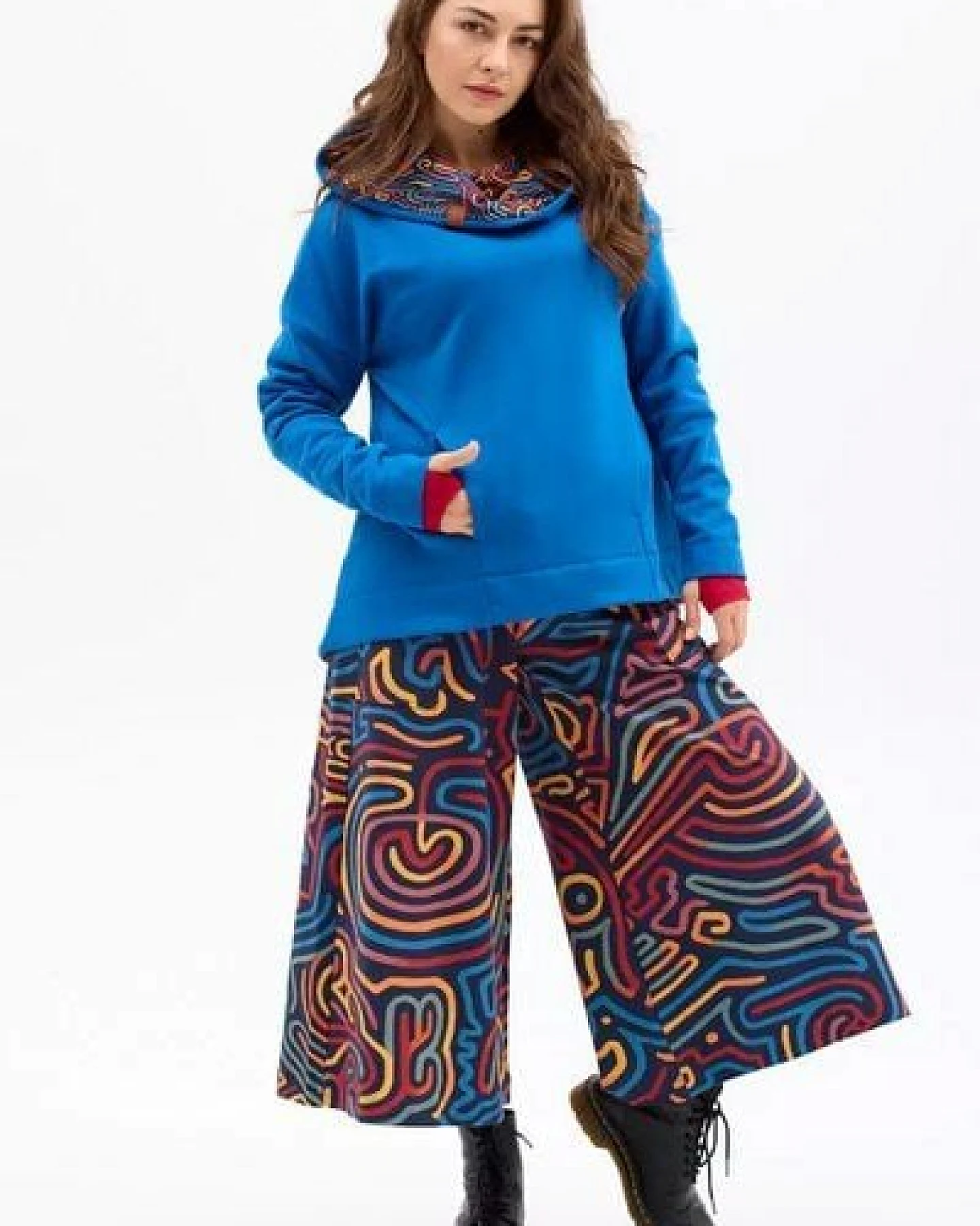 Hoodie Aruba Damen – Kapuzenpullover aus Bio-Baumwolle – mit geräumiger Tasche & KOKOworld-Prints – warm, bequem & fair in der EU produziert – ideal für Yoga, Alltag & Homewear – Ansicht 3