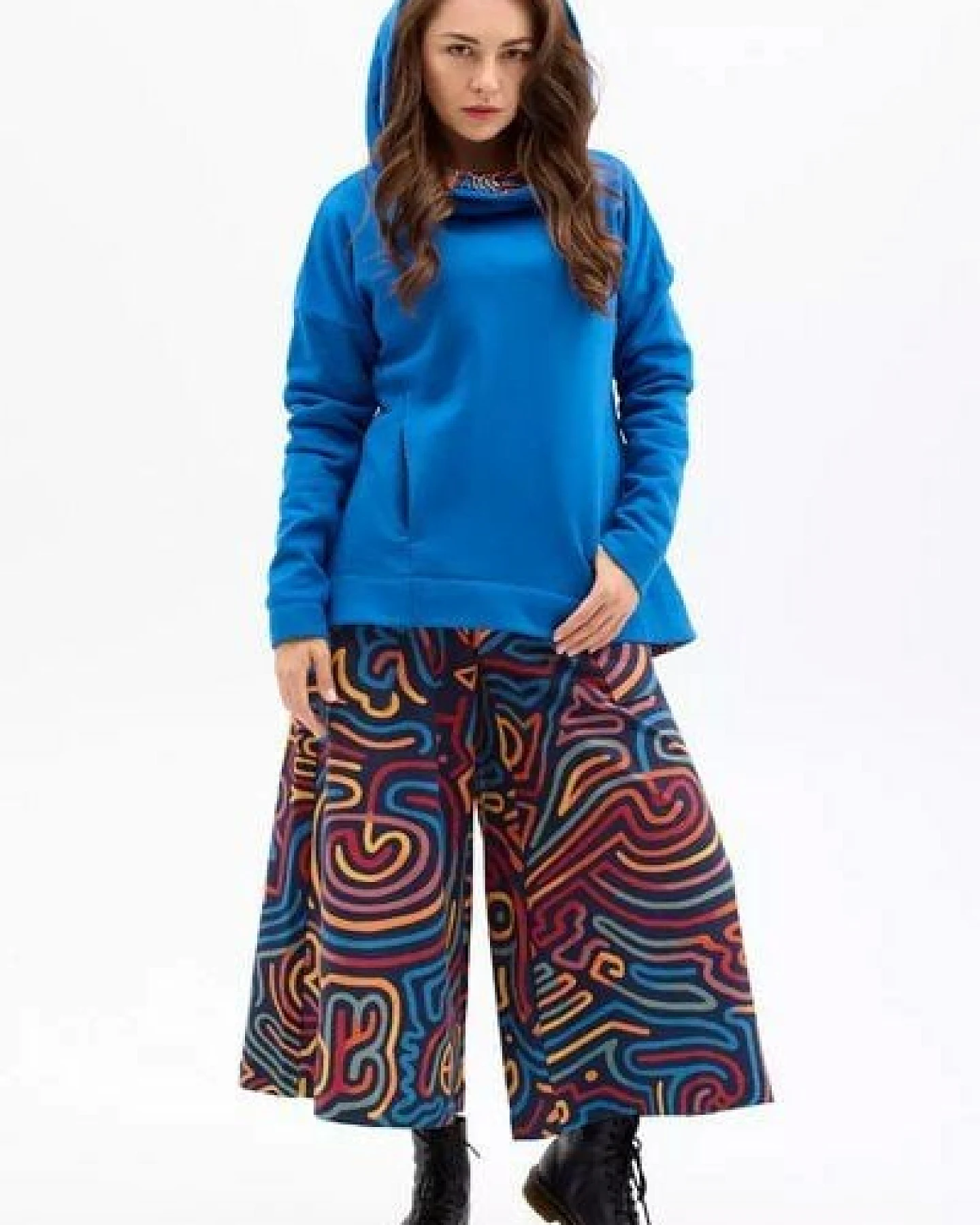 Hoodie Aruba Damen – Kapuzenpullover aus Bio-Baumwolle – mit geräumiger Tasche & KOKOworld-Prints – warm, bequem & fair in der EU produziert – ideal für Yoga, Alltag & Homewear – Ansicht 4