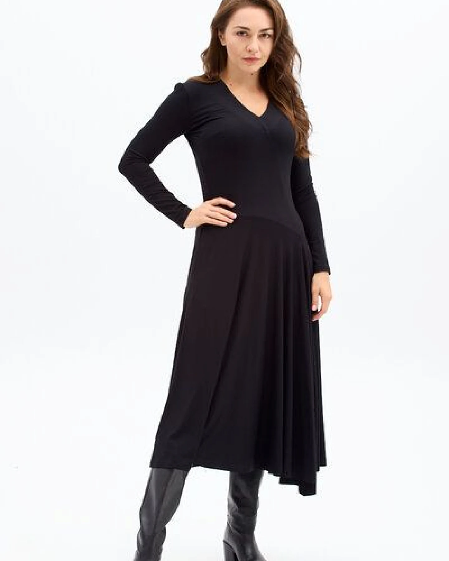 Kleid Lia – Maxikleid mit ausgestelltem Rock – Lange Ärmel – V-Ausschnitt – Versteckte Taschen – 100% in der EU fair produziert – KOKOworld – Ansicht 2