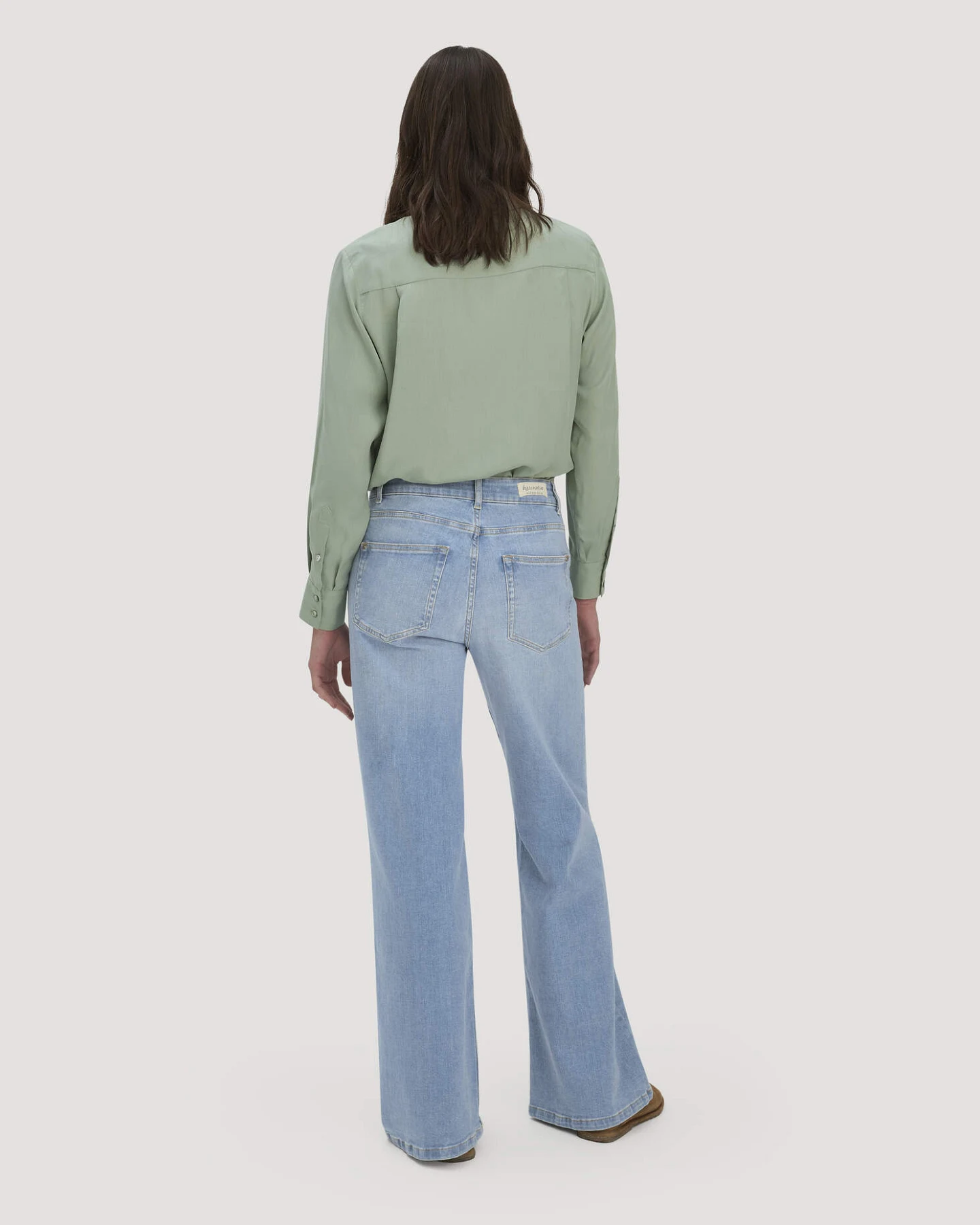 hessnatur Damen Jeans ALVA Wide Leg aus Bio-Denim - blau - Größe 33/32 – Ansicht 2