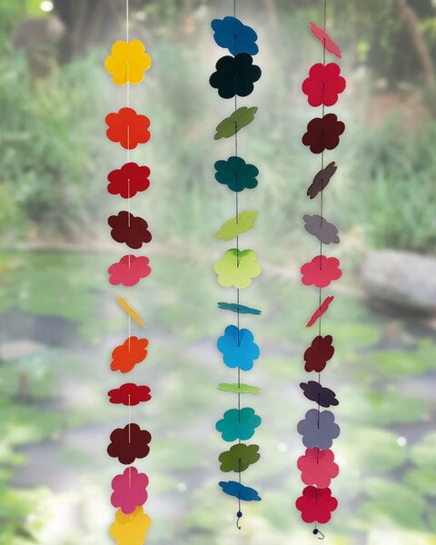 Sundara Deko-Girlande FLOWER RAIN aus handgeschöpftem Baumwollpapier – Ansicht 2