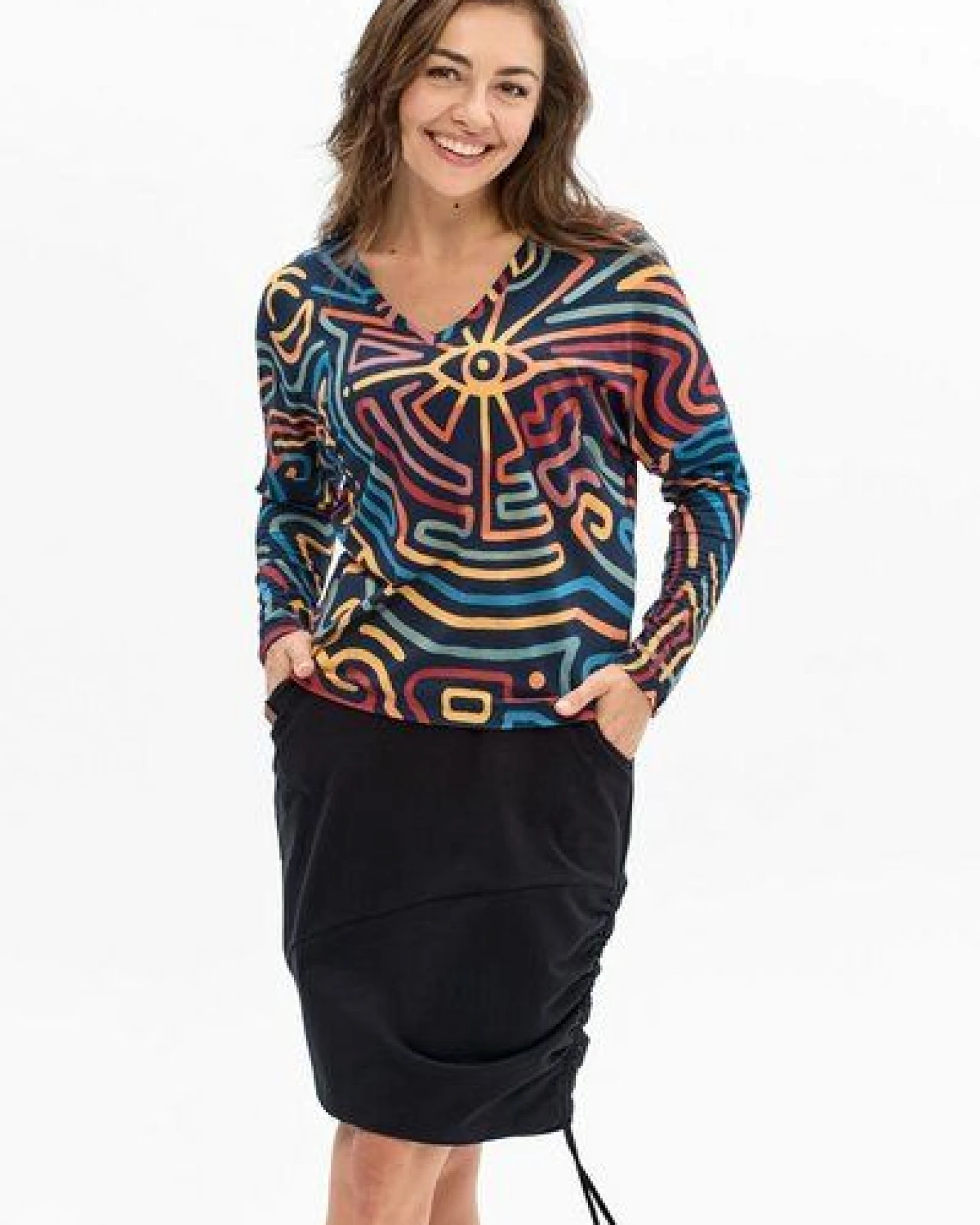 Bluse Saja Longsleeve – Viskose farbenfroher KOKOworld Print weiter Schnitt V-Ausschnitt – perfekt für Yoga – Fair produziert – Ansicht 4