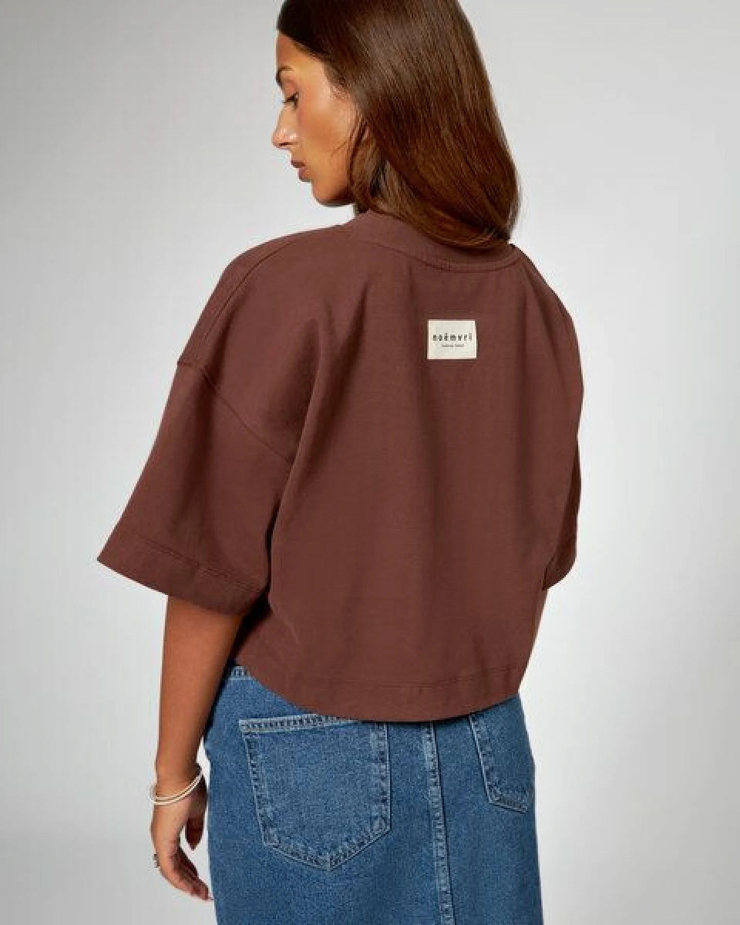 noemvri fashion label Cropped T-Shirt Susa braun – Ansicht 3