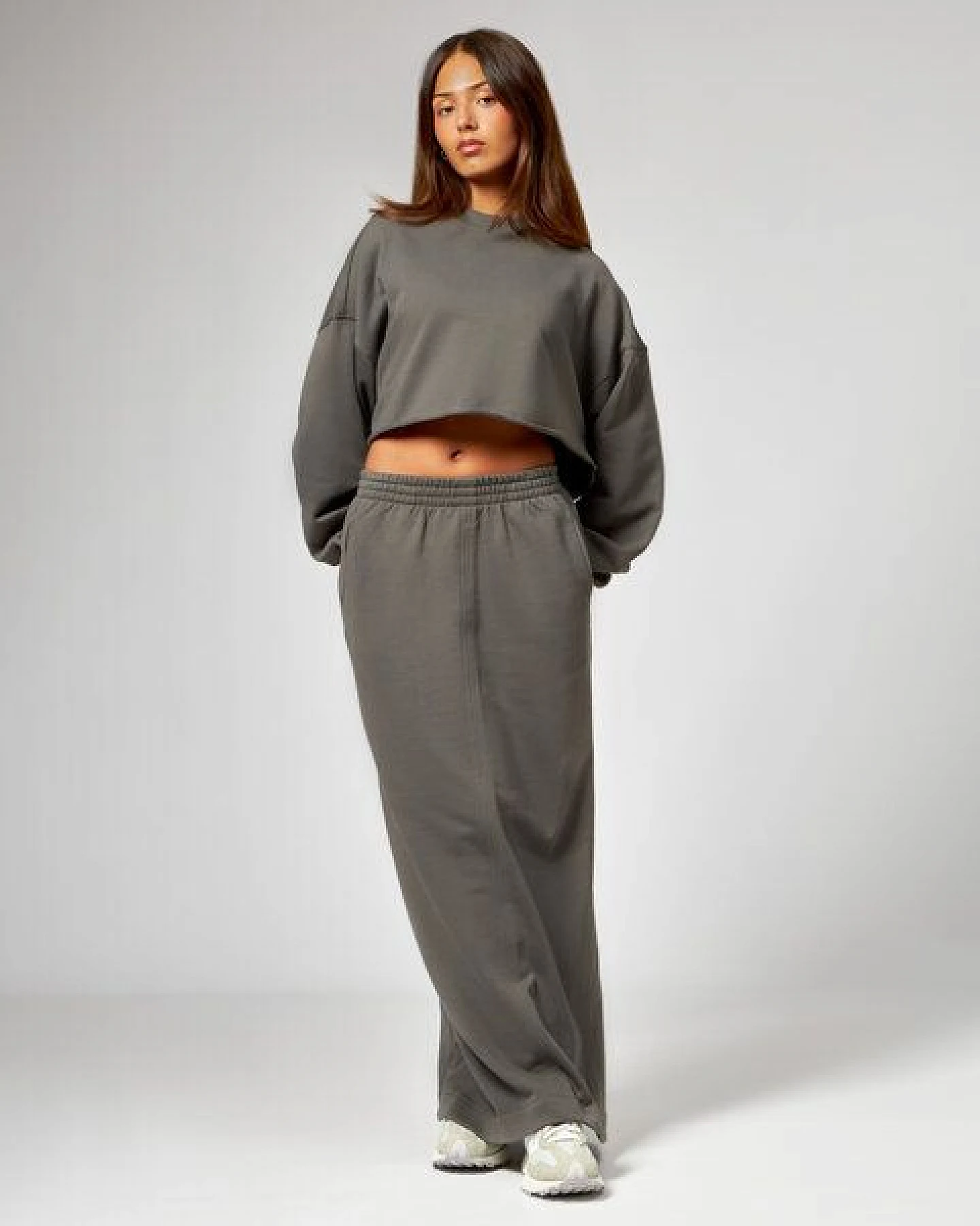 noemvri fashion label Cropped Sweater Olivia grau – Ansicht 4