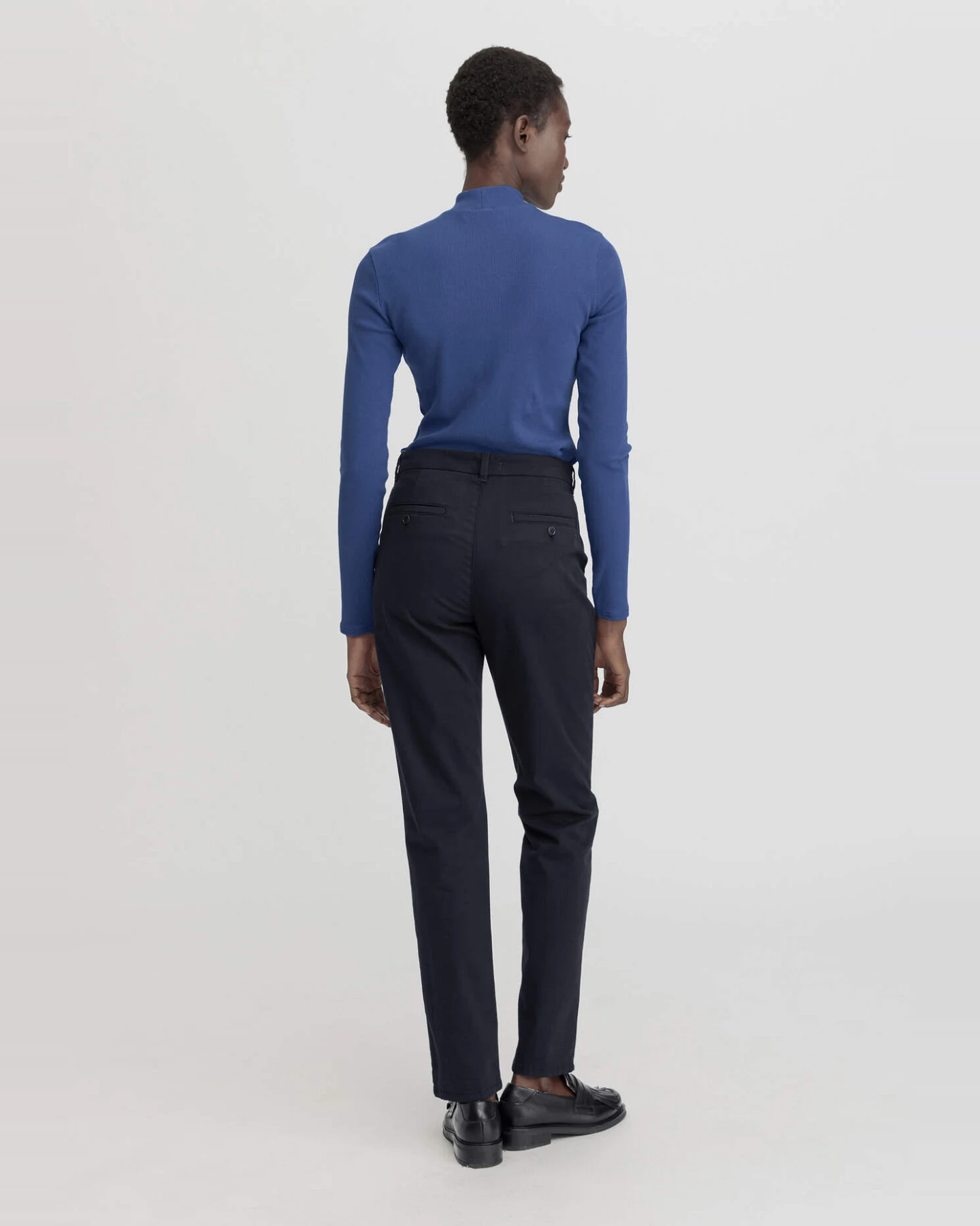 hessnatur Damen Chino Straight Leg Regular aus Bio-Baumwolle - blau - Größe 36 – Ansicht 2