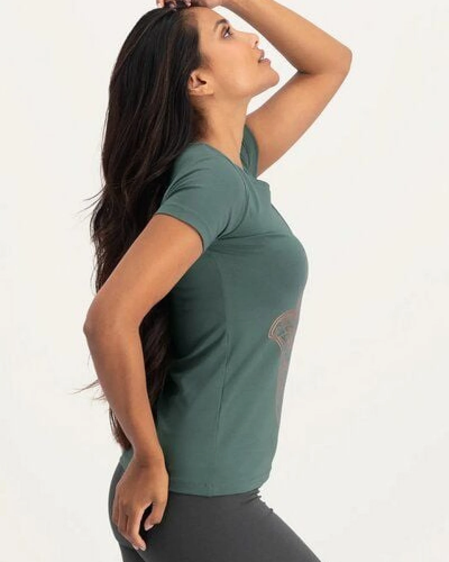 Urban Goddess Hamsa Core Yoga Tee aus Bio-Baumwolle – Ansicht 4