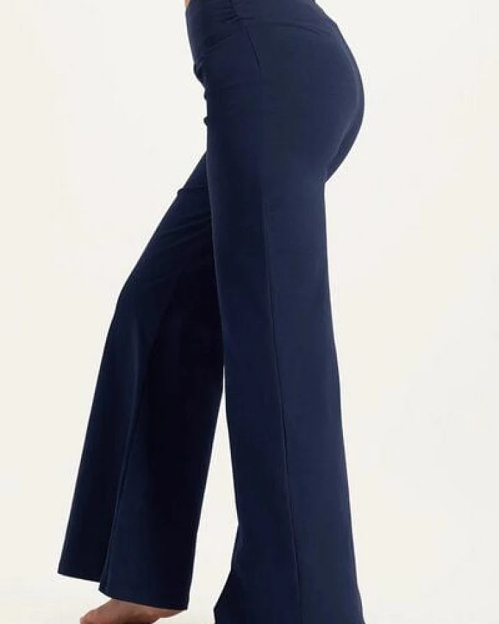 Urban Goddess Maeve weite Yogahose mit Midwaist