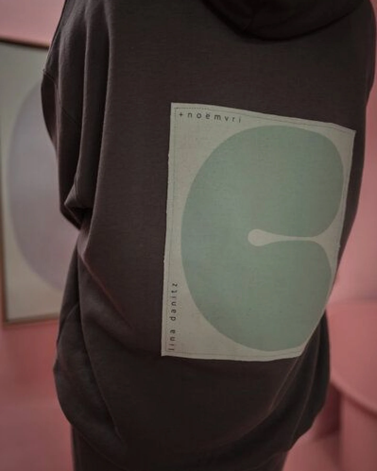 noemvri fashion label Canvas Hoodie Shido grau – Ansicht 2