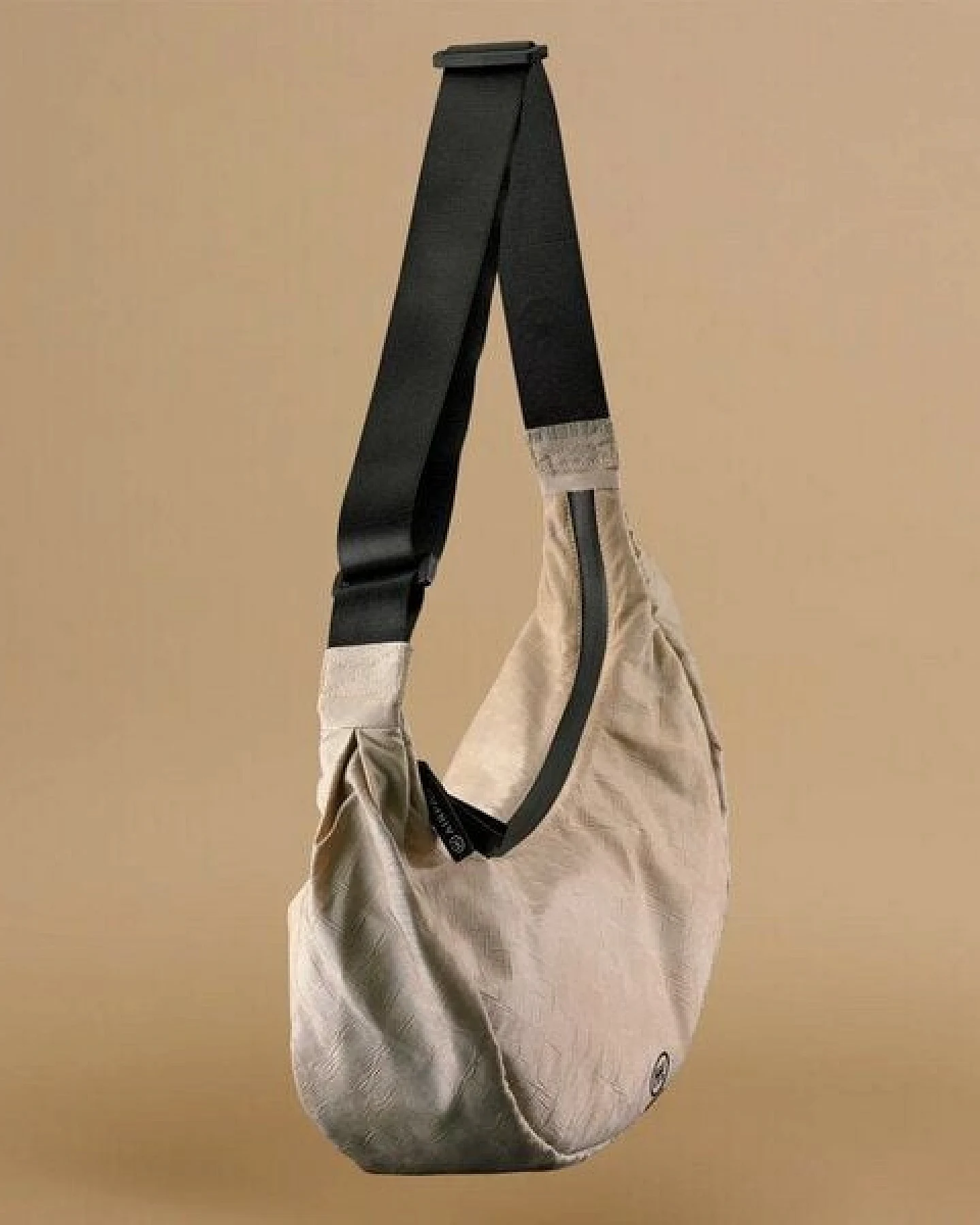 Airpaq Moonbag aus Autoschrott – Ansicht 4