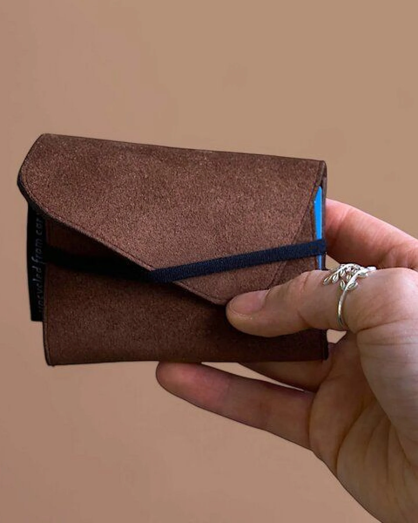 Airpaq Cardholder aus Autoschrott – Ansicht 3