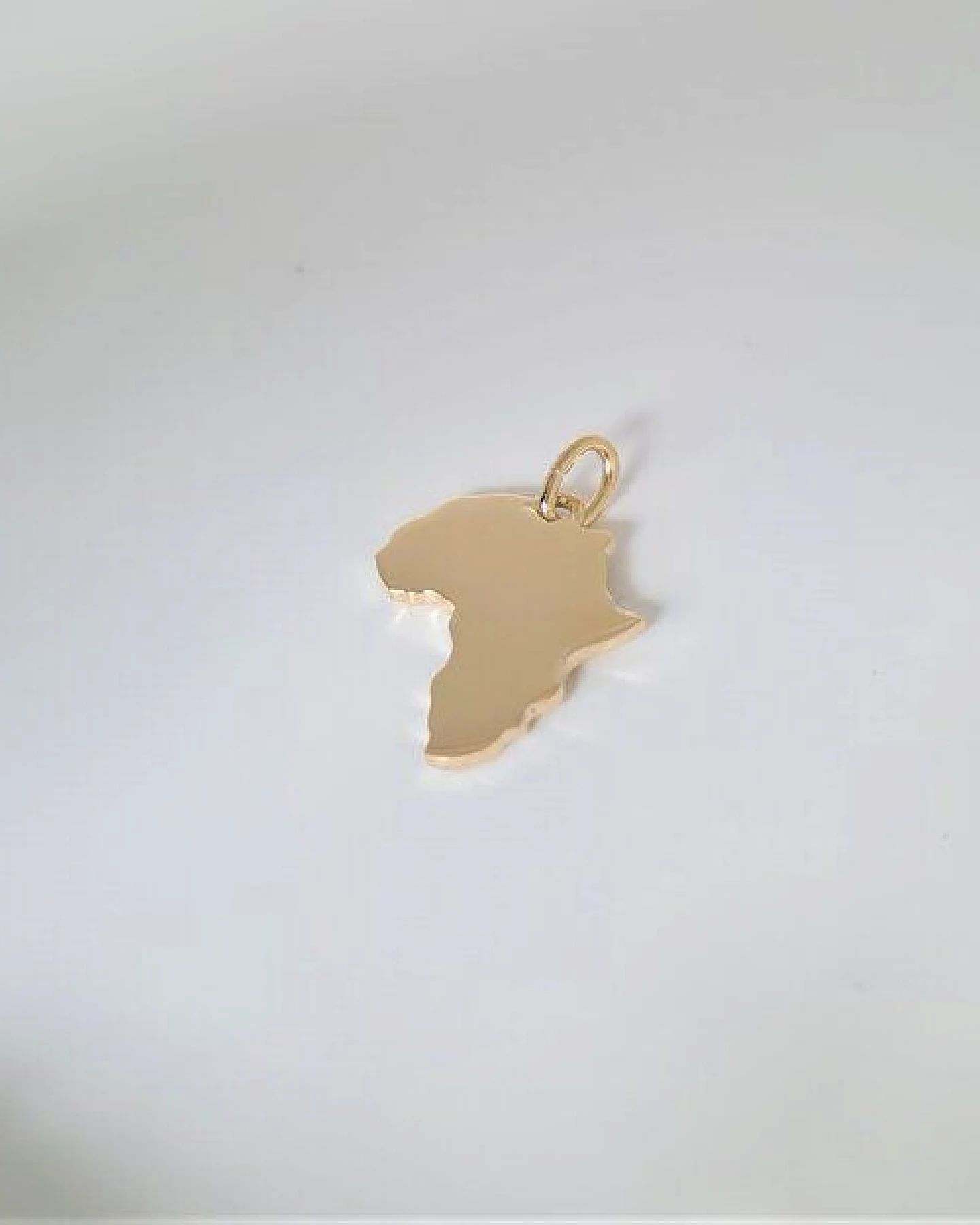 MOANINA Kette Afrika Kontinent • 14k Echtgold – Ansicht 4
