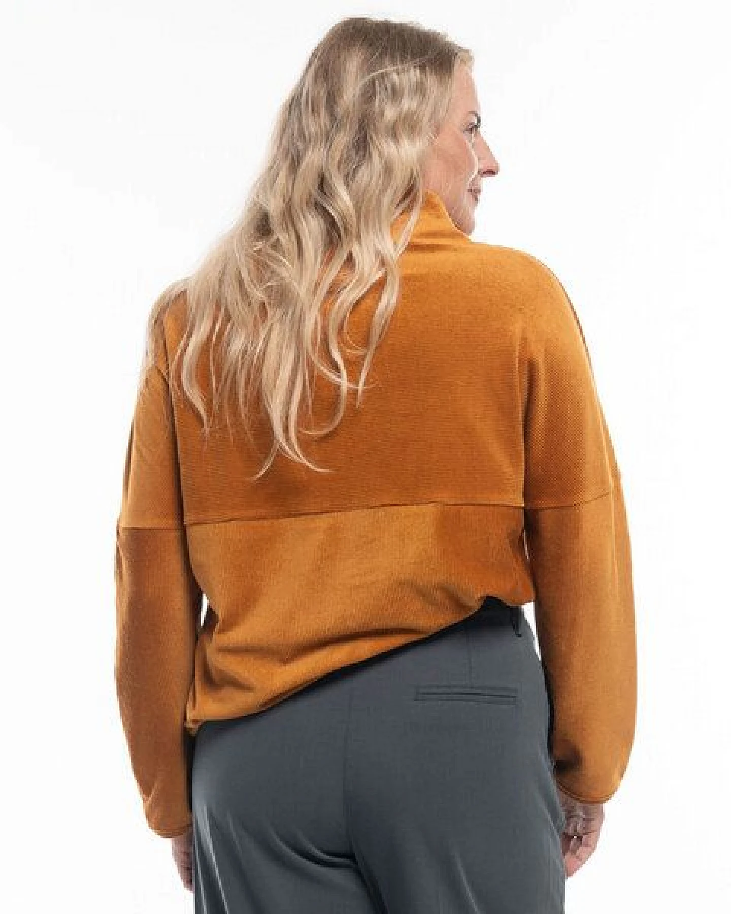 Alma & Lovis Edel-Feincord Pullover mit Turtleneck aus Bio-Baumwolle – Ansicht 4