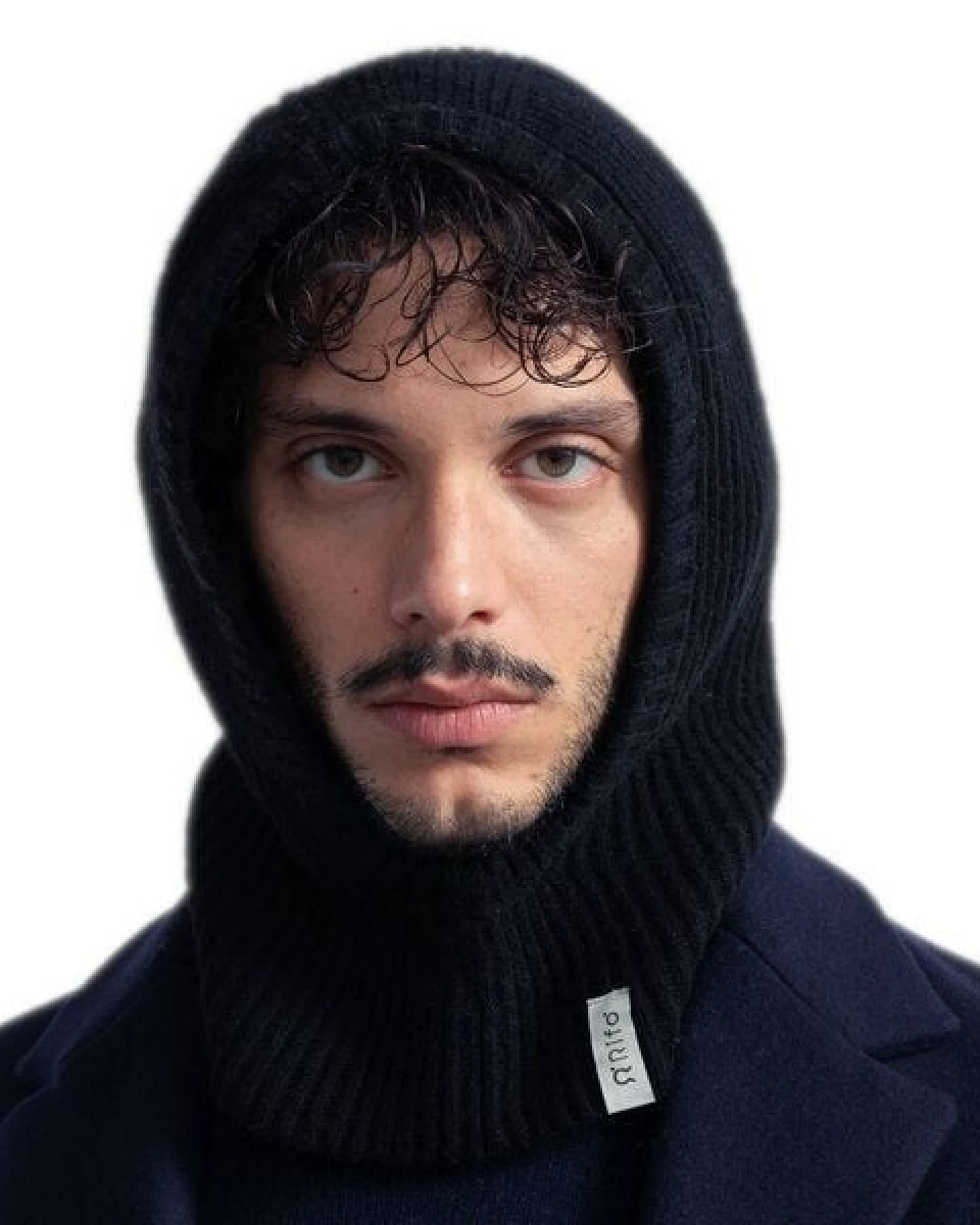 Rifò - Circular Fashion Made in Italy Kapuzenschal/ Balaclava aus Recycelter Kaschmirwolle – Ansicht 4