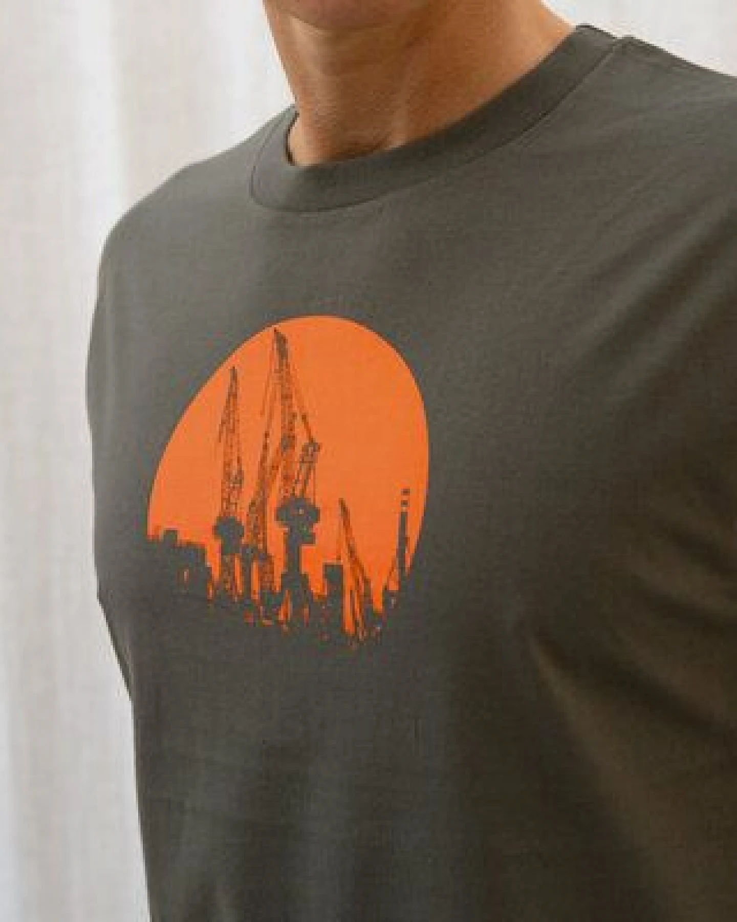 T-Shirtladen-Marktstrasse GmbH Kräne rund, orange Boy-T-Shirt – Ansicht 2