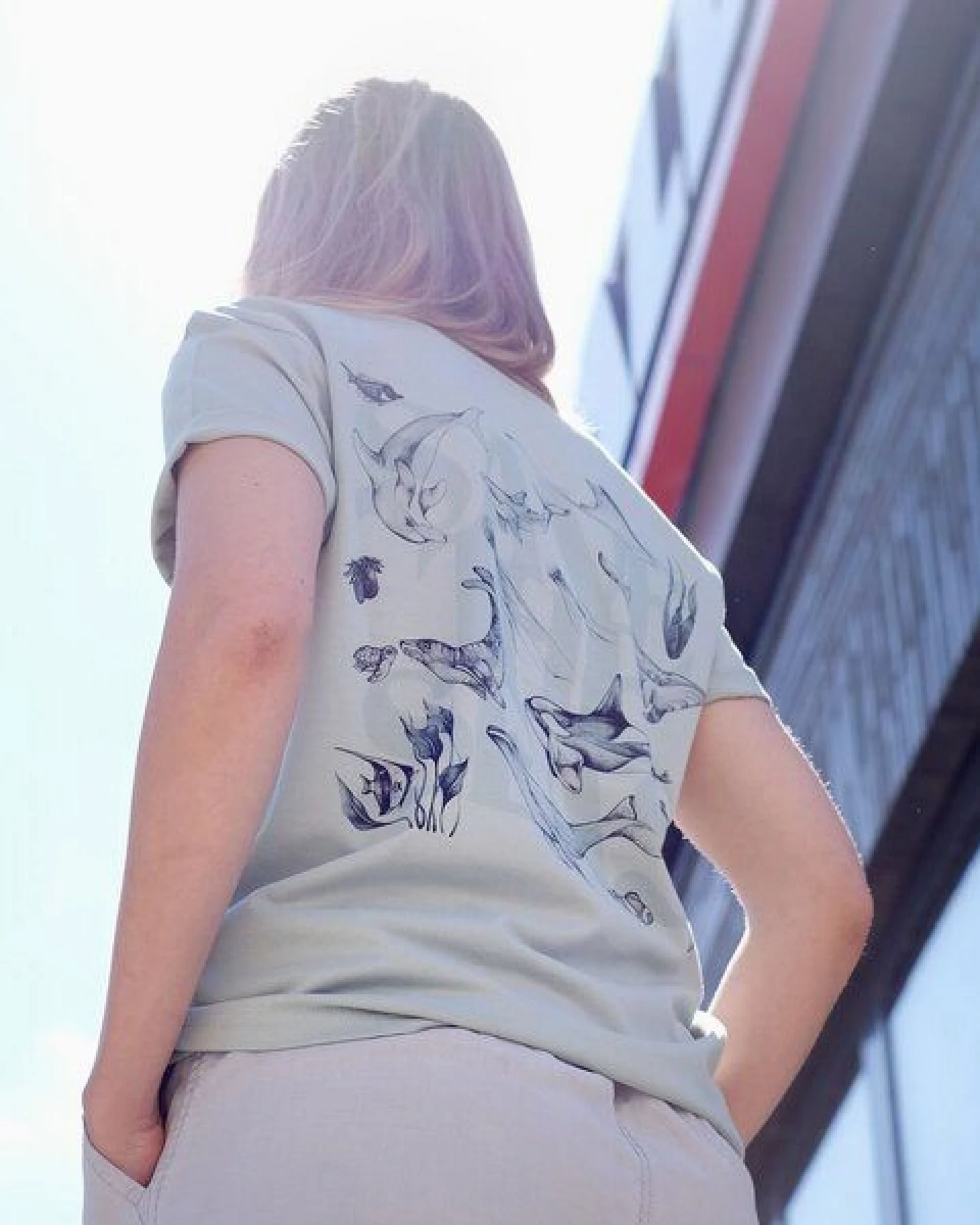 T-Shirt – Save The Seas – LIGARTI Tiermanufaktur – Ansicht 2