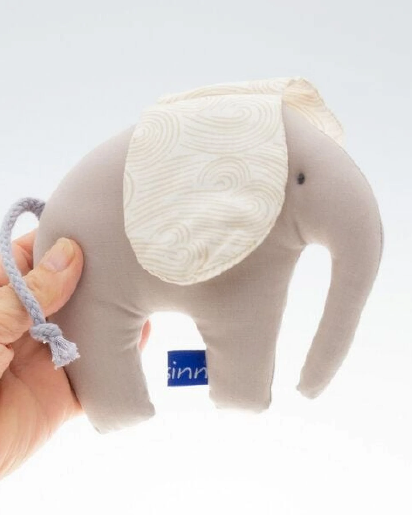Flosinn Knistertier Baby Kleiner Elefant Bio-Greifling als Geburtsgeschenk – Ansicht 4