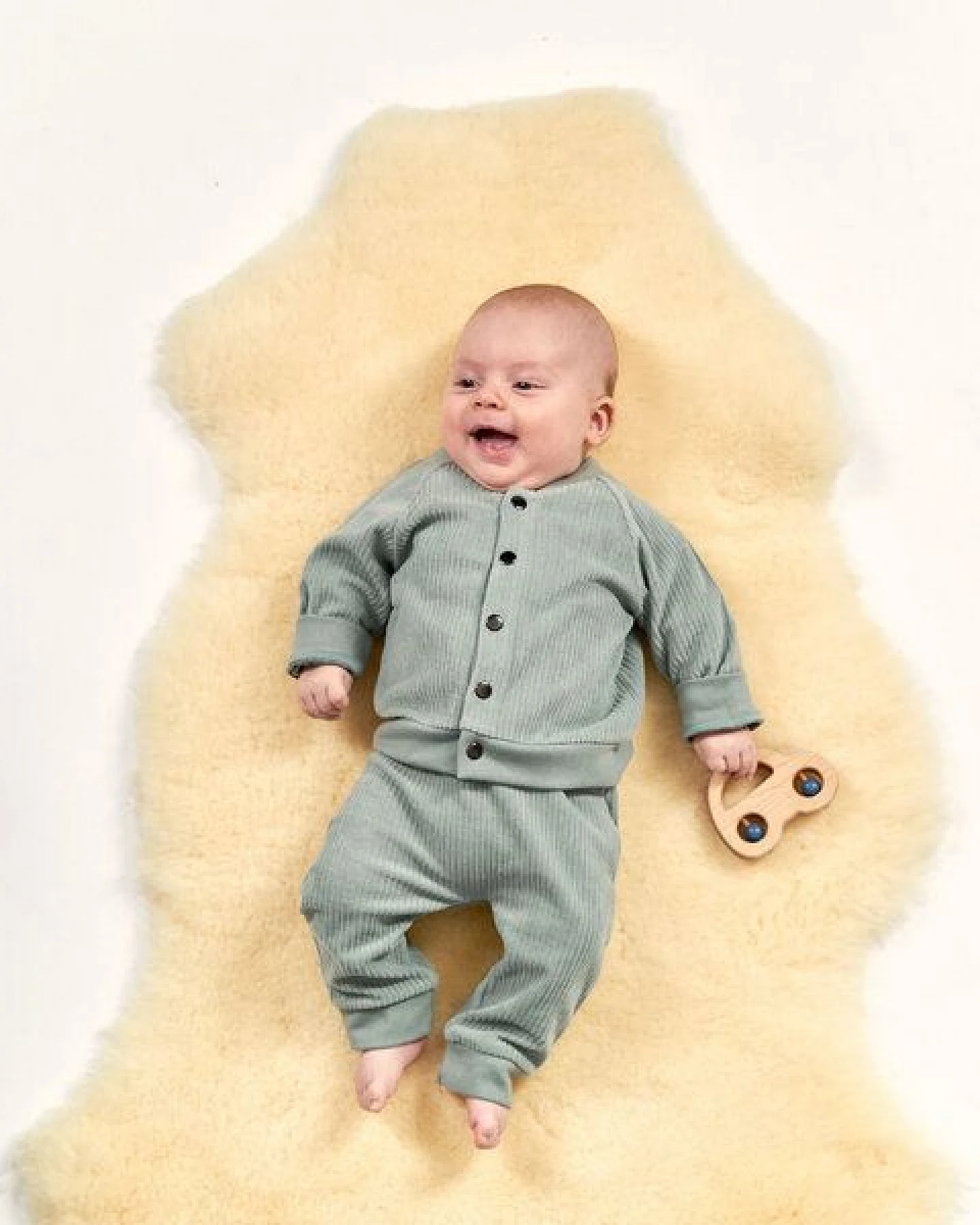 Sense Organics & friends in cooperation with GARY MASH Babyhose aus kuschligem Nickistoff – Ansicht 3