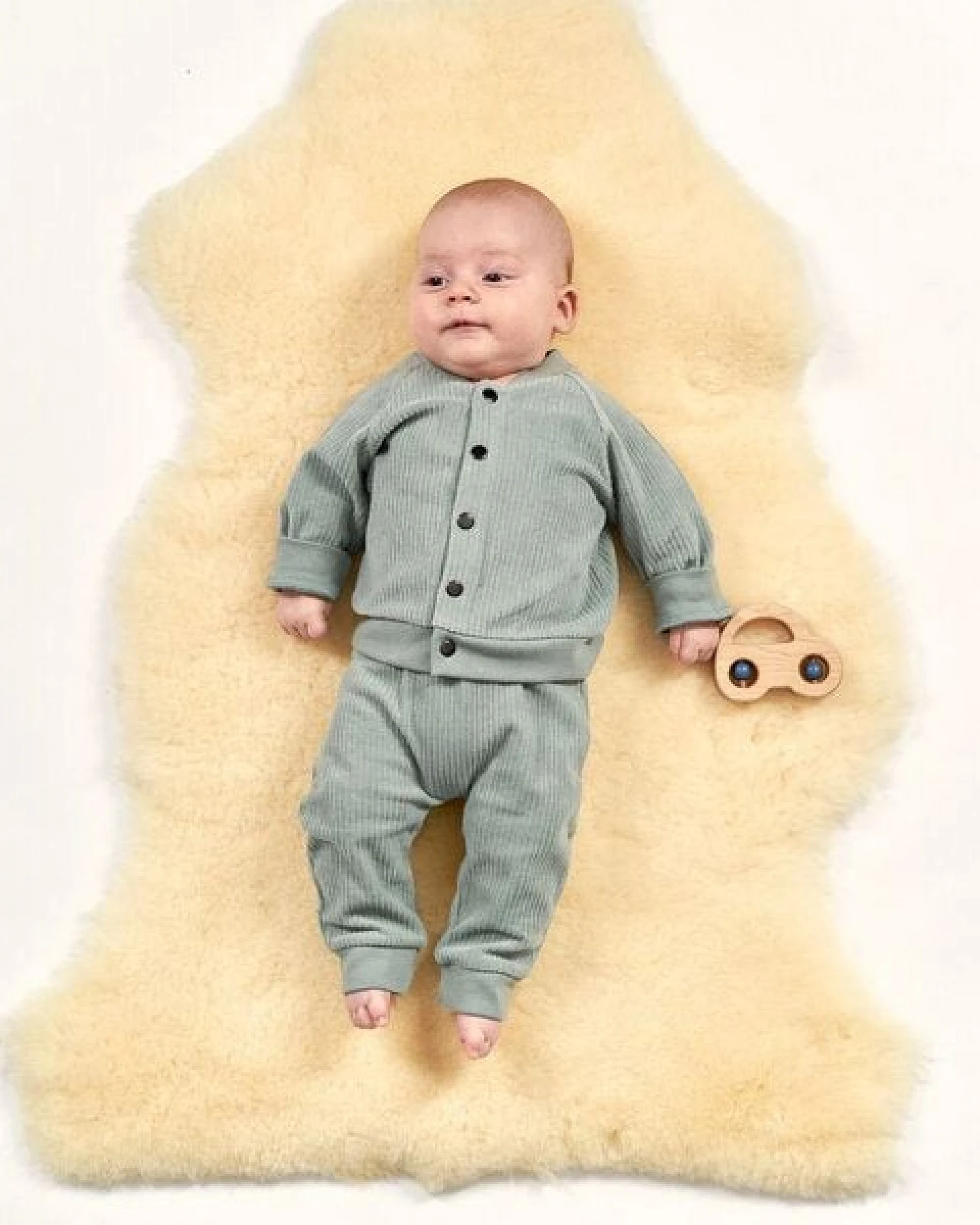 Sense Organics & friends in cooperation with GARY MASH Babyhose aus kuschligem Nickistoff – Ansicht 4