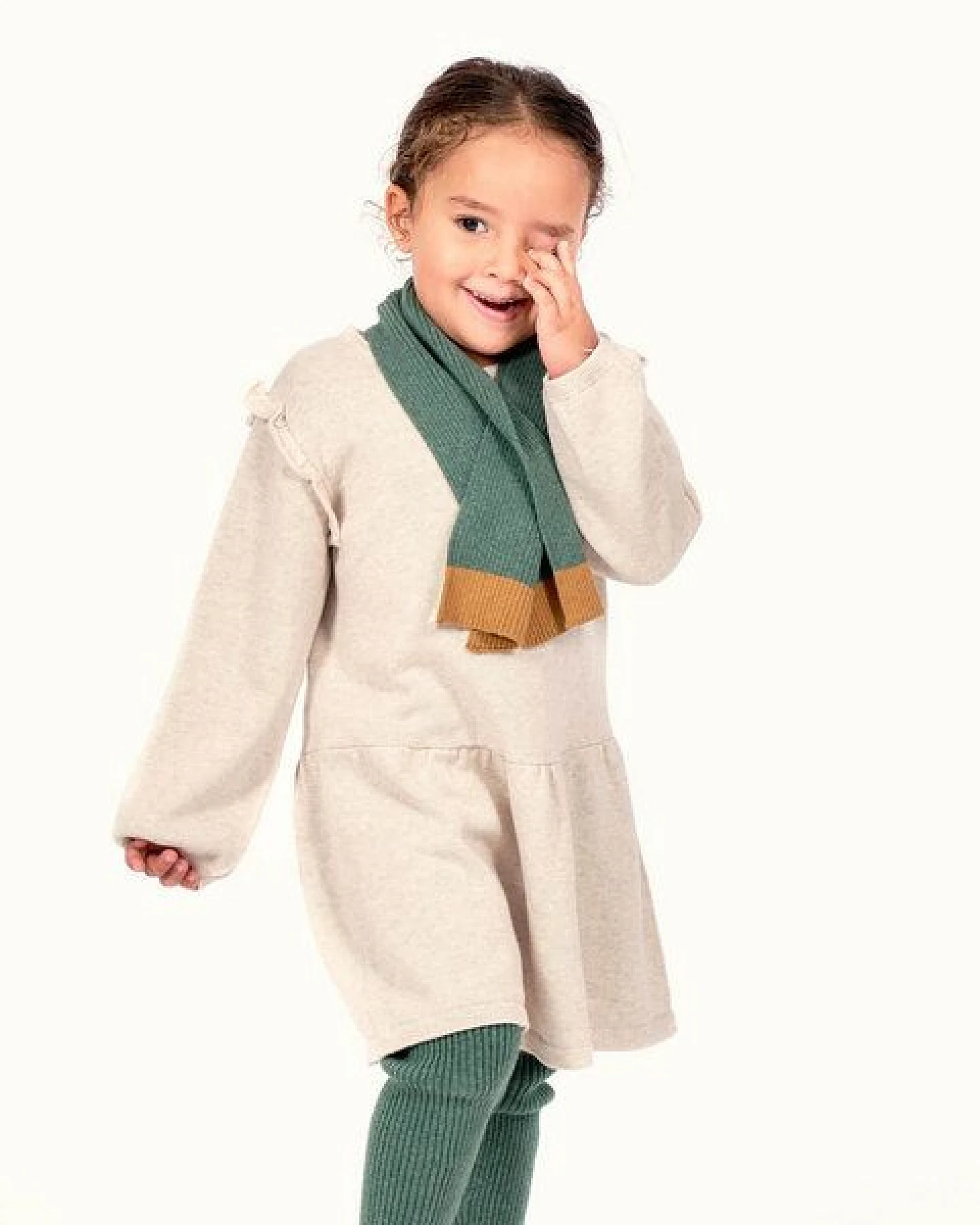 Sense Organics & friends in cooperation with GARY MASH Gestrickter Kinderschal aus Biobaumwolle – Ansicht 2