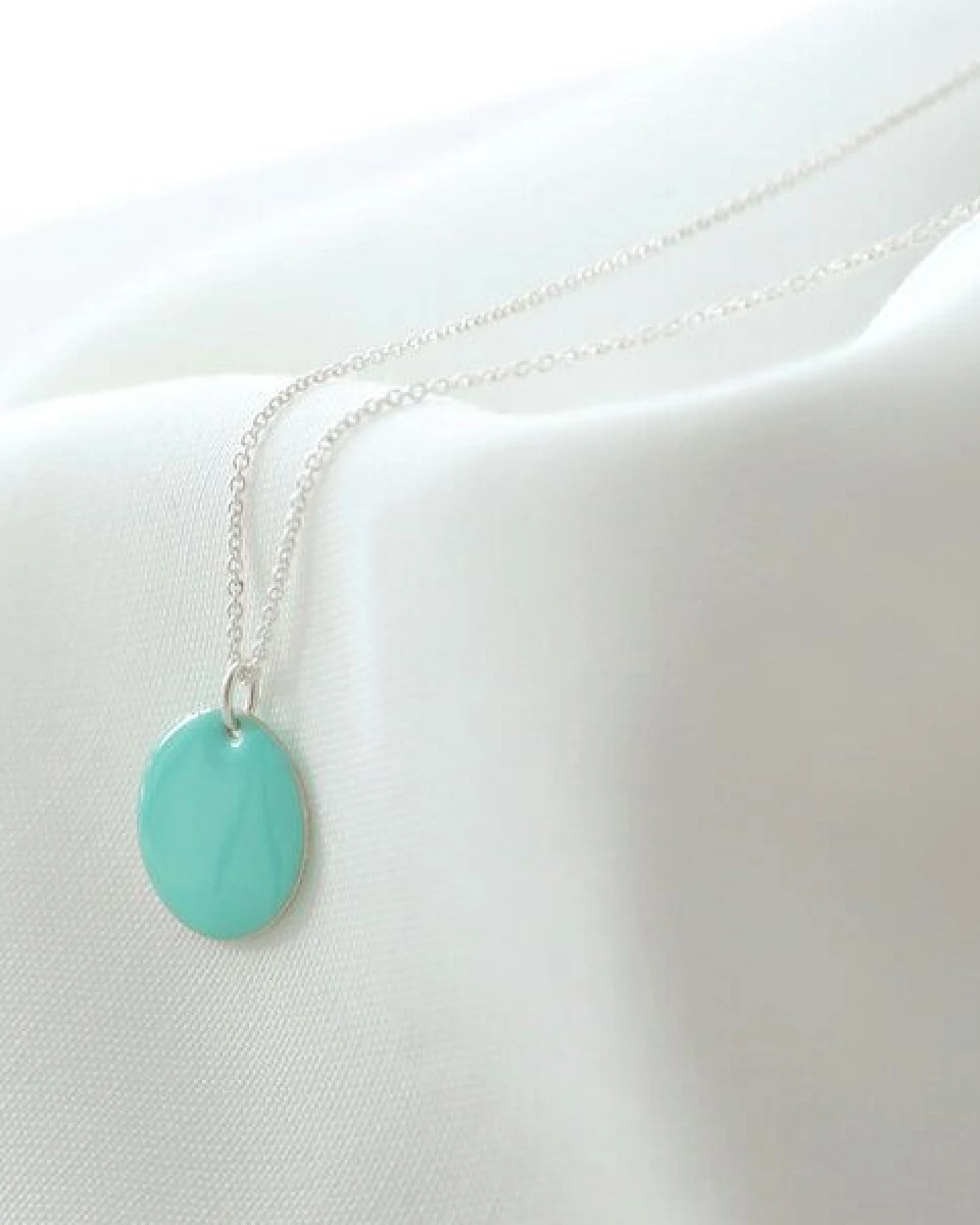 BELLYBIRD Jewellery Halskette - emailliertes Plättchen, Anhänger aus Silber mit Emaille – Ansicht 3