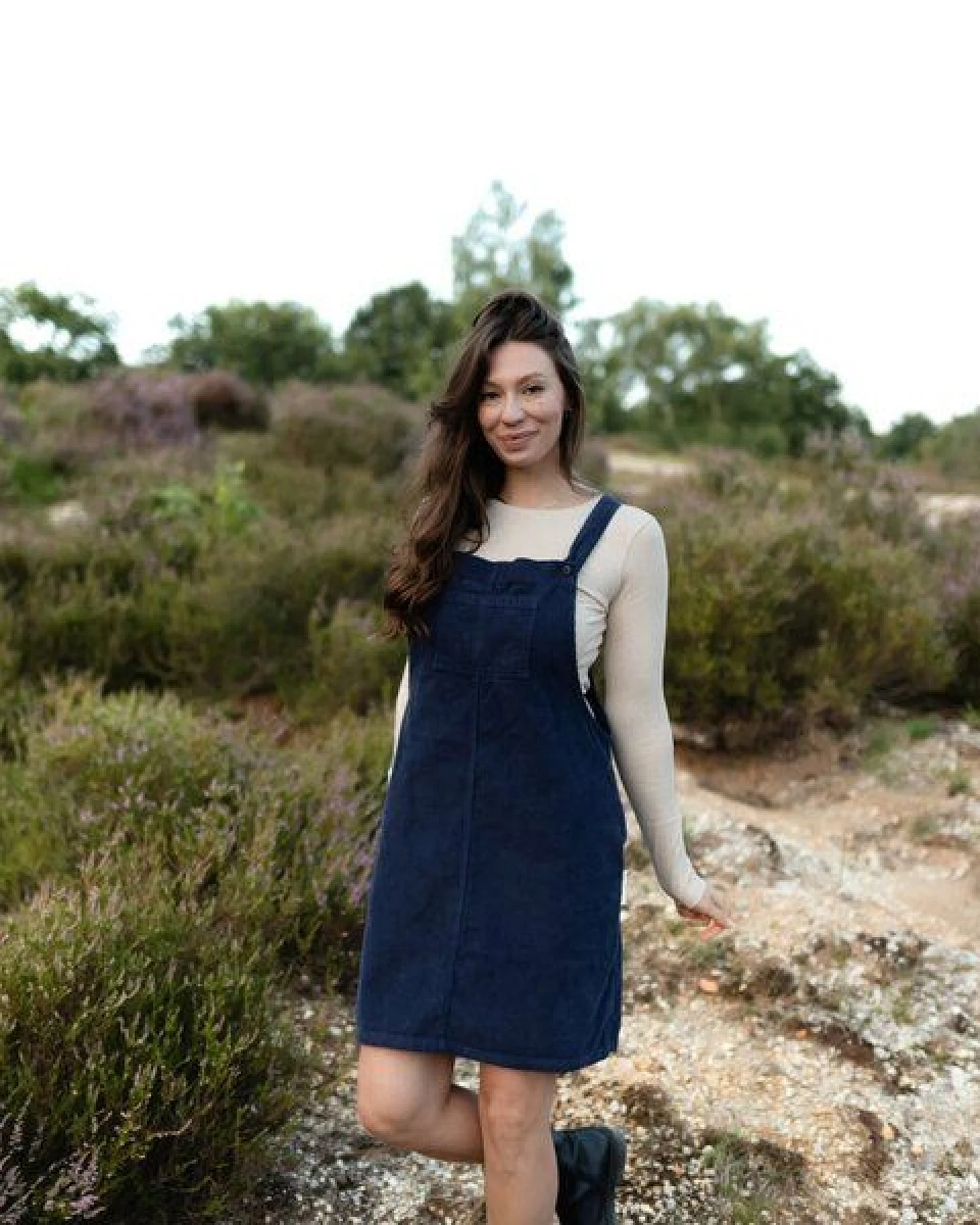 NORDLICHT Damen Cord Kleid Latzkleid aus 100% Bio-Baumwolle MIKA – Ansicht 3