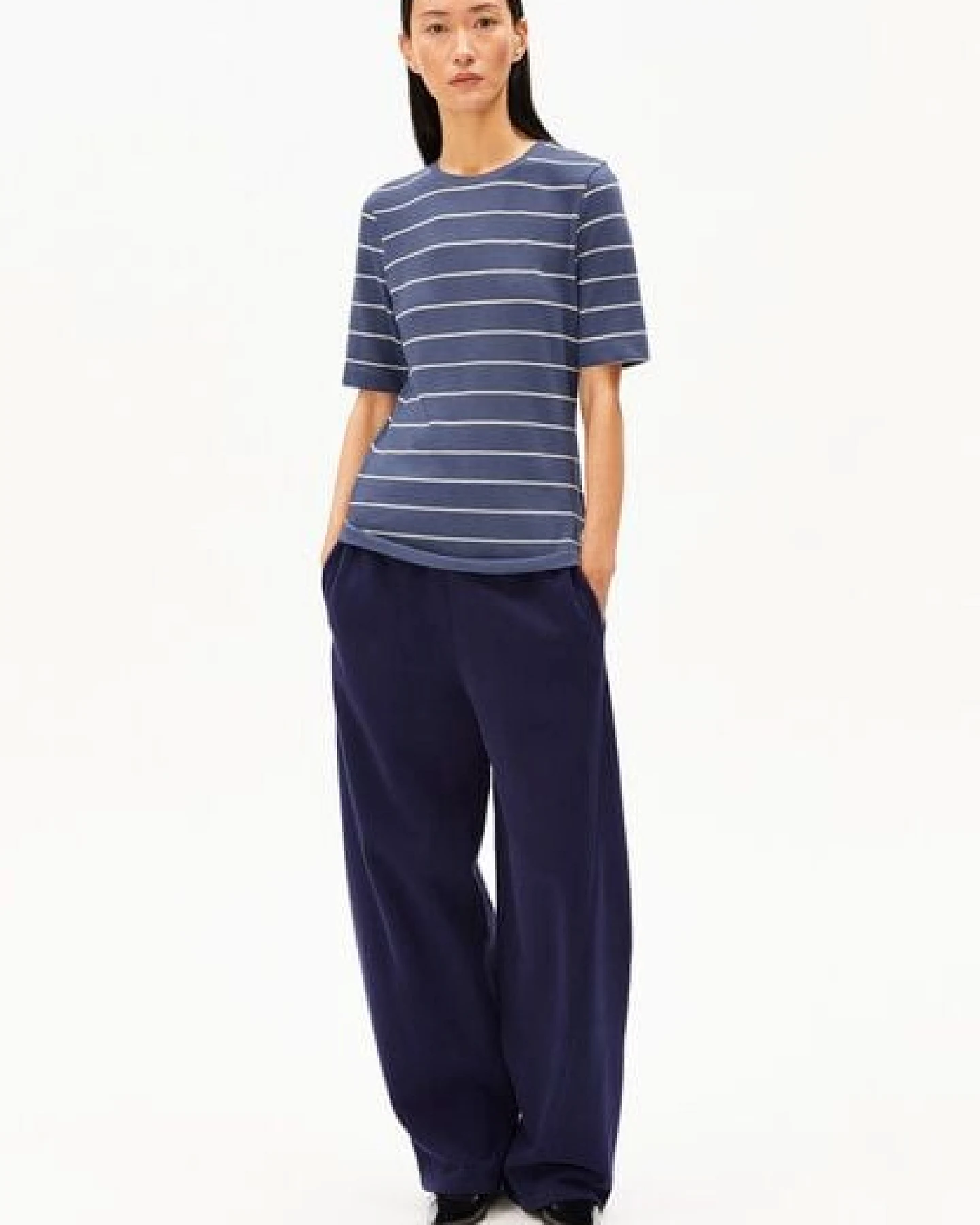 ARMEDANGELS JAANISARA FINE STRIPE Damen T-Shirt aus Bio-Baumwoll Mix – Ansicht 4