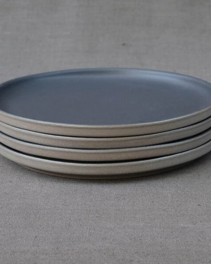 Izanami Tableware Handgemachter Großer Teller 4-6-8 Set (⌀ 25,5 cm) aus Steinzeug - Lietzensee
