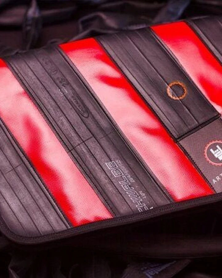 ARTHURKOPF gefütterte Laptoptasche mit Fahrradschlauch