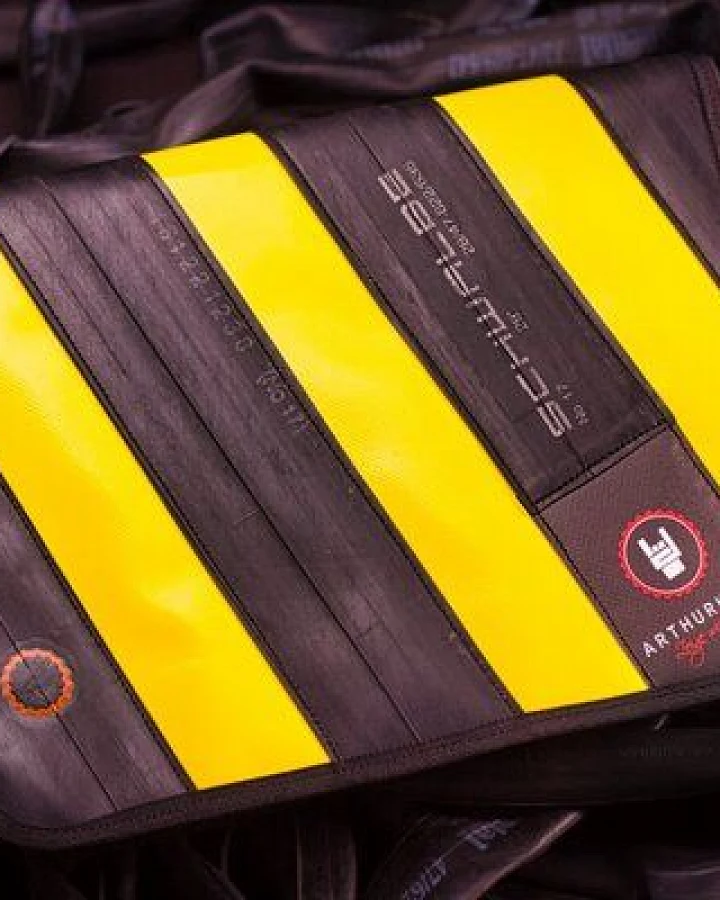 ARTHURKOPF gefütterte Laptoptasche mit Fahrradschlauch