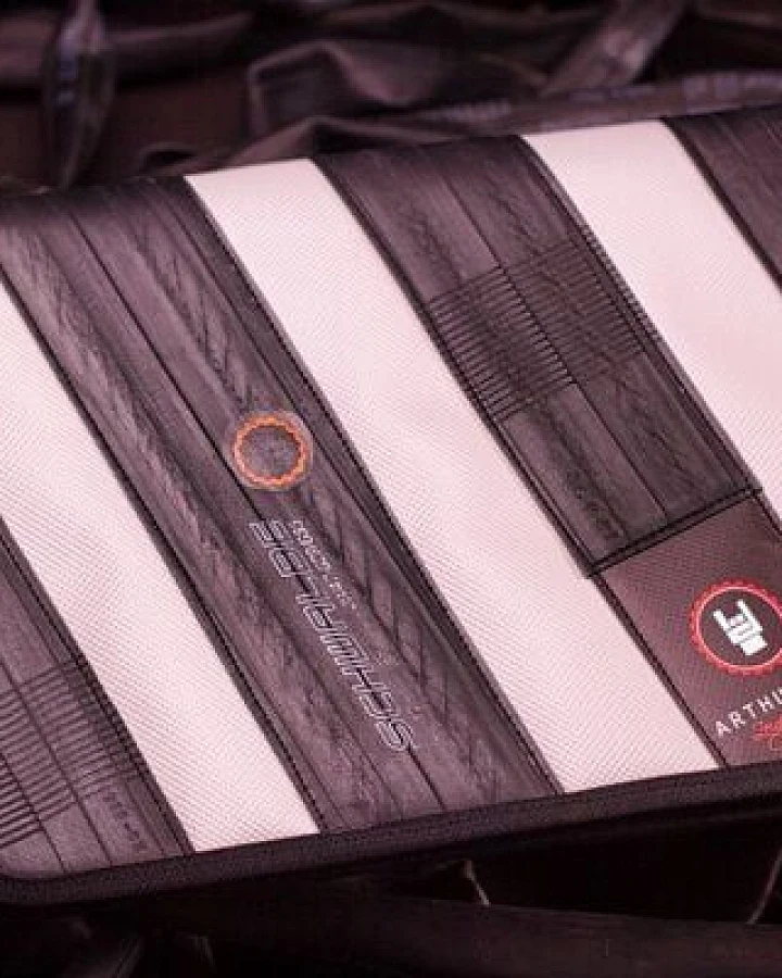 ARTHURKOPF gefütterte Laptoptasche mit Fahrradschlauch