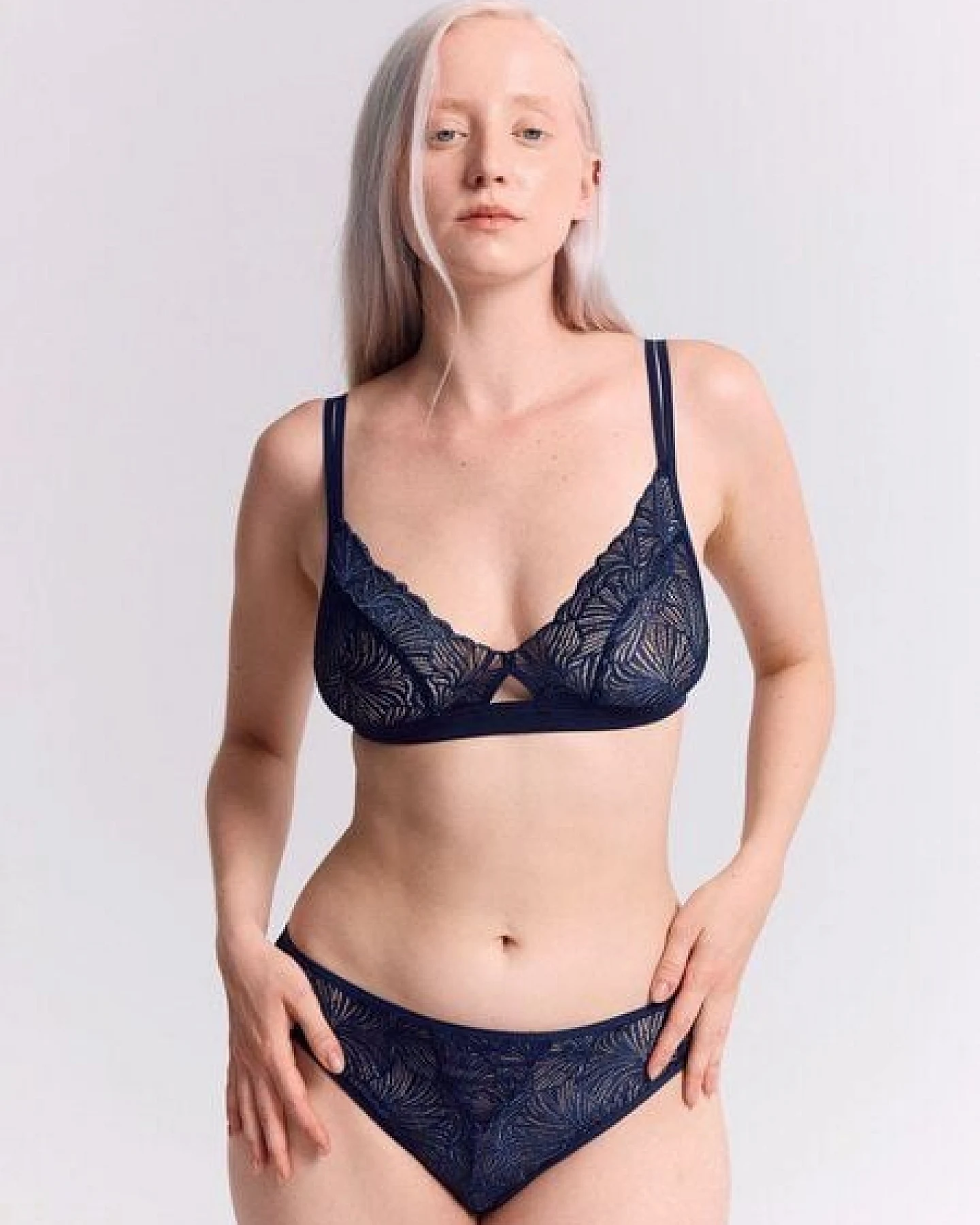 erlich textil Fluid Lace bügelloser Cut-Out Bralette mit Spitze aus recyceltem Polyamid, made in Europe – Ansicht 3