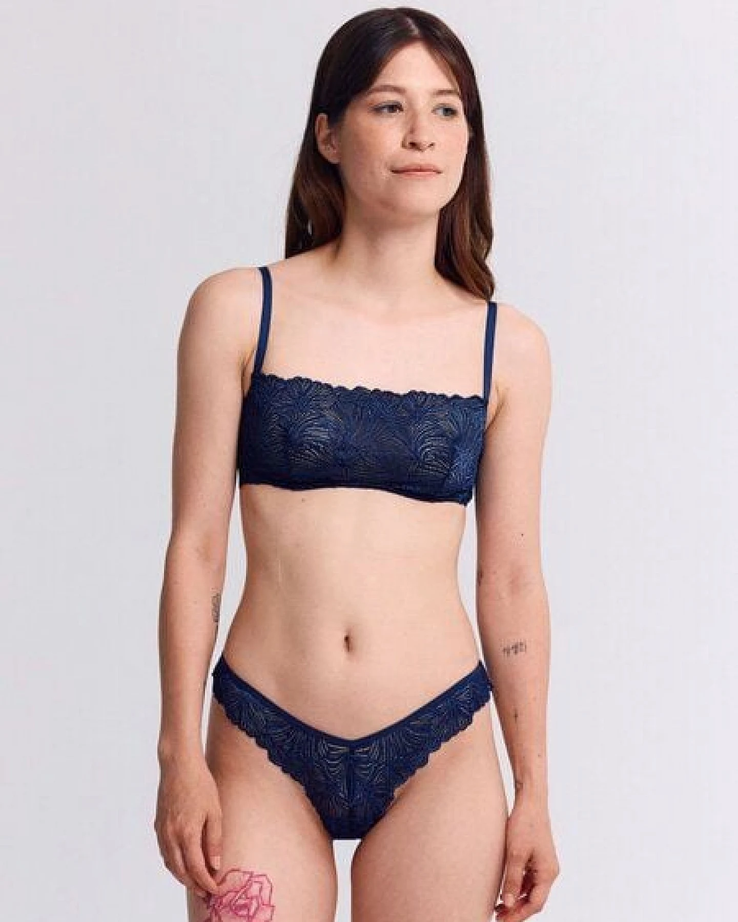 erlich textil Fluid Lace Brazil String mit Spitze aus recyceltem Polyamid, made in Europe – Ansicht 3