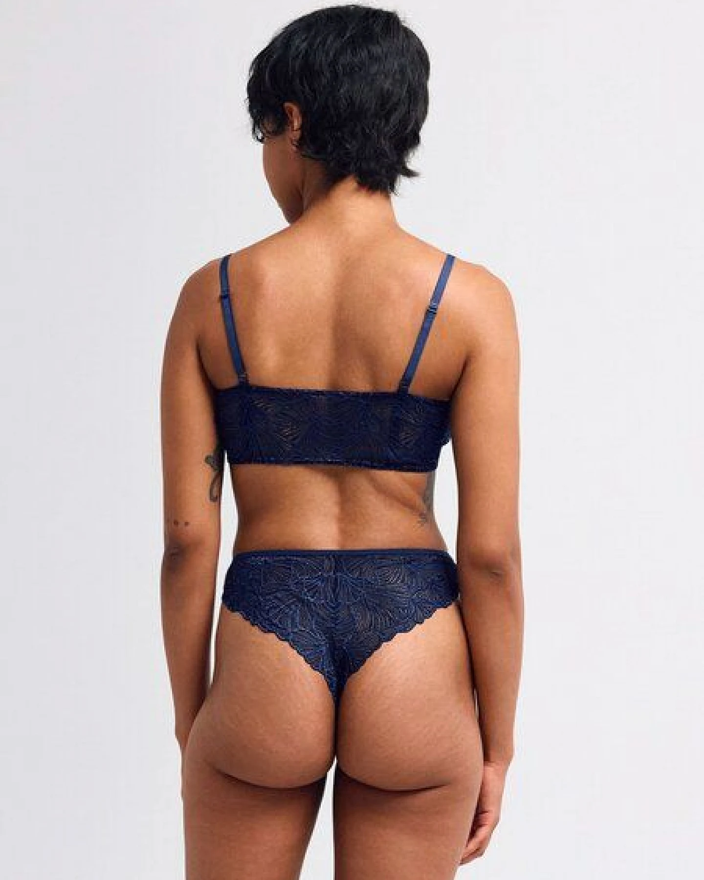 erlich textil Fluid Lace High Waist Brazil String mit Spitze aus recyceltem Polyamid, made in Europe – Ansicht 2