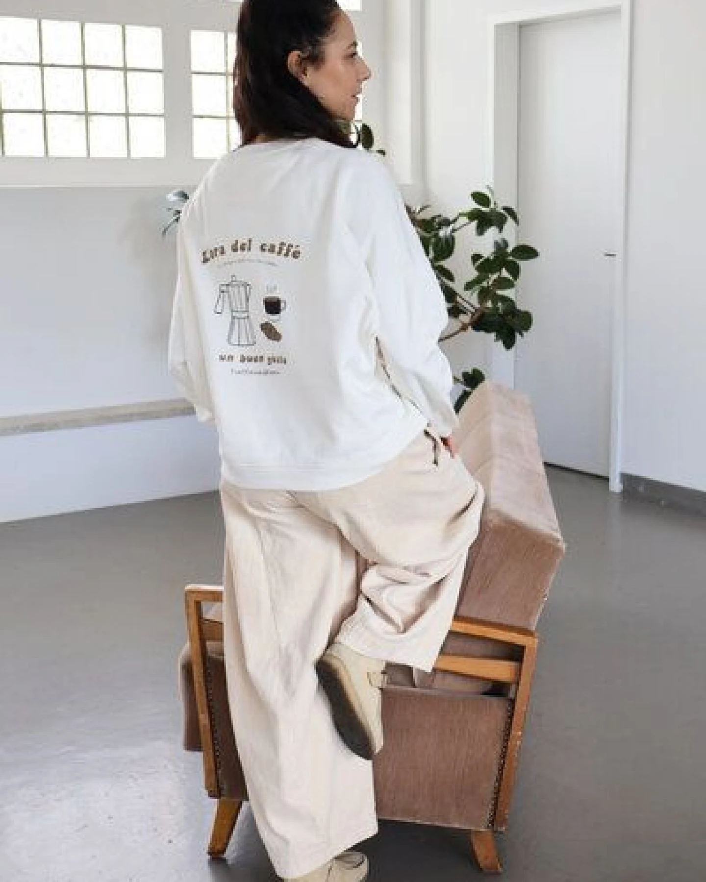 Kultgut Vegan/ Flauschiger Oversize Sweater / Caffé – Ansicht 4