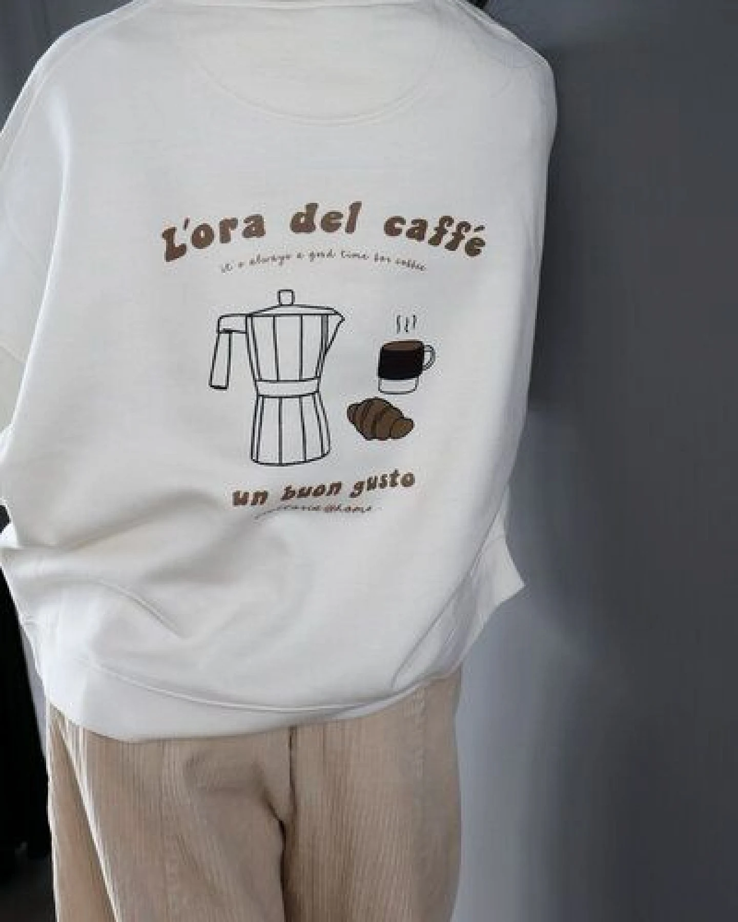 Kultgut Vegan/ Flauschiger Oversize Sweater / Caffé – Ansicht 2