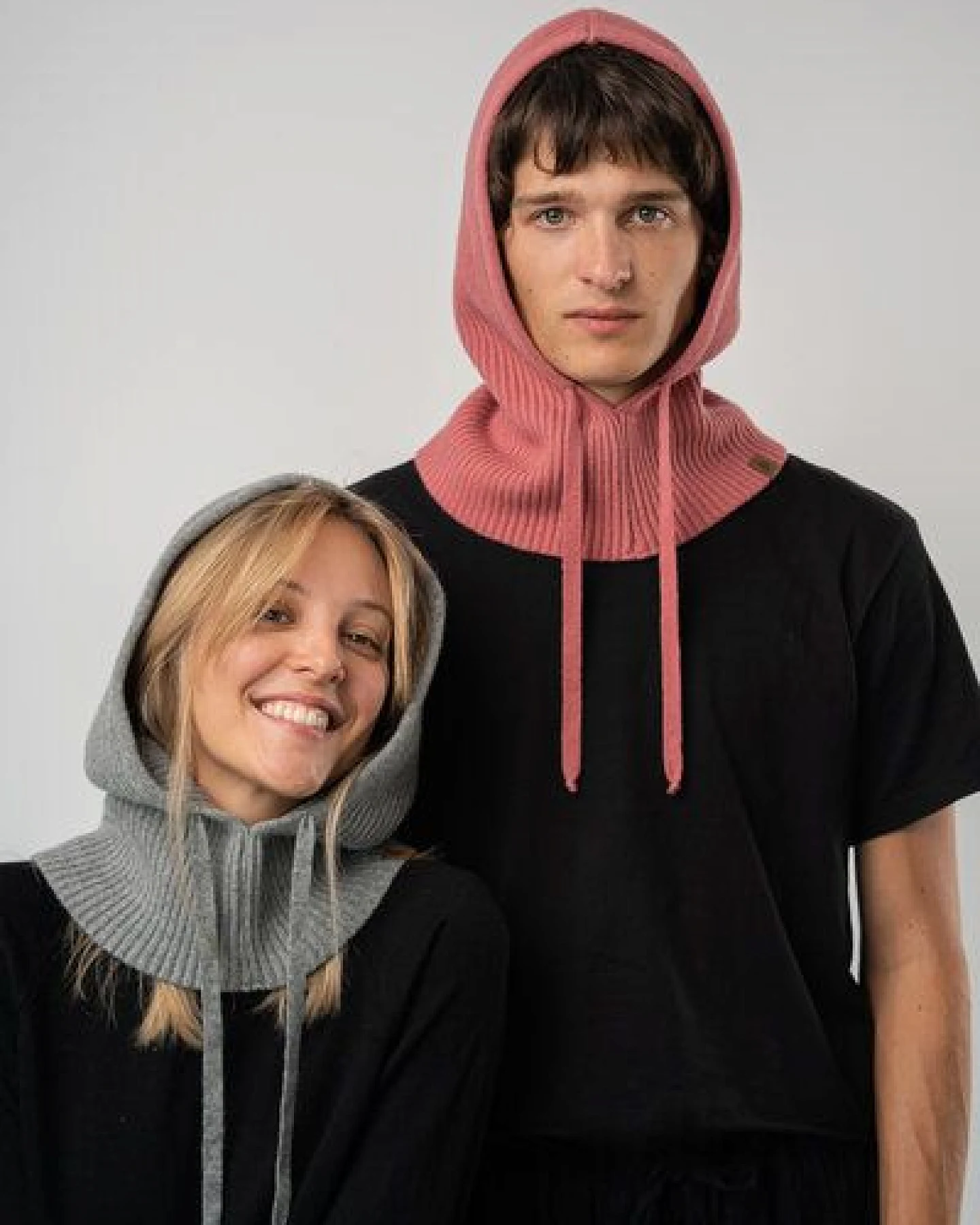 Kopyto Feinstrick Balaclava CAPYBARA Plüsch Wollkapuze 100% Merinowolle RWS-zertifiziert Eco – Ansicht 2