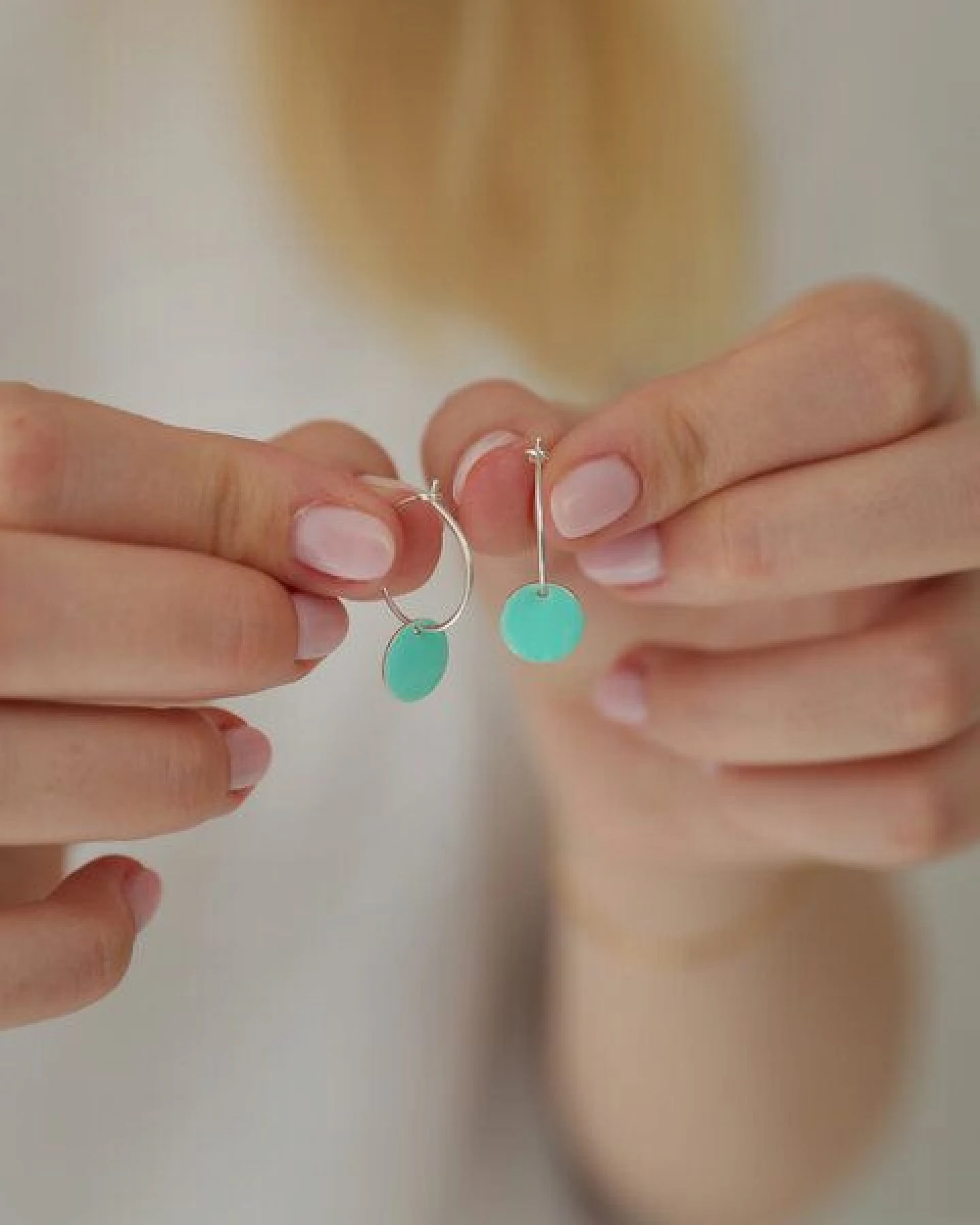 BELLYBIRD Jewellery Ohrringe - emailliertes Plättchen, Anhänger aus Silber mit Emaille – Ansicht 3