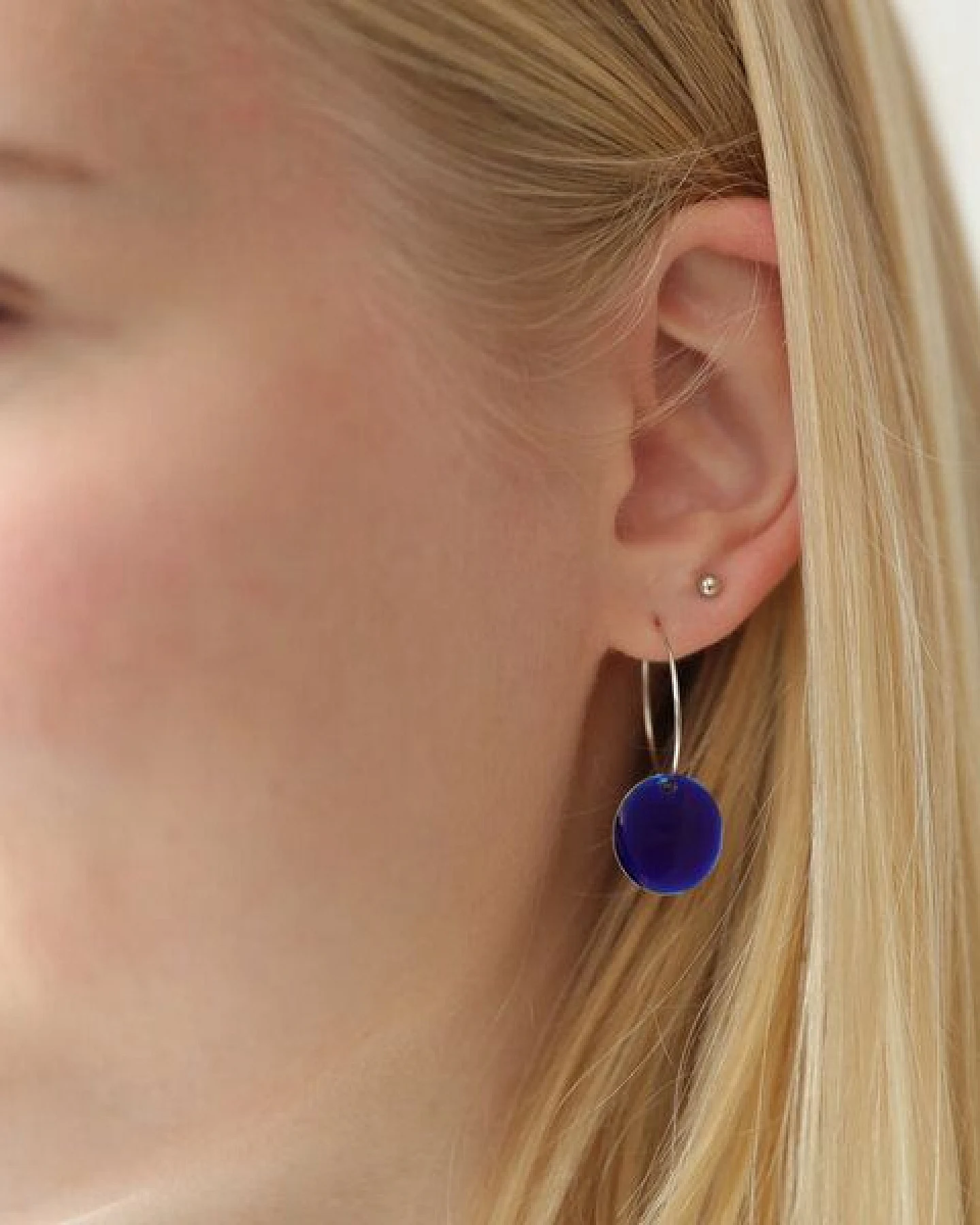 BELLYBIRD Jewellery Ohrringe - emailliertes Plättchen, Anhänger aus Silber mit Emaille – Ansicht 4