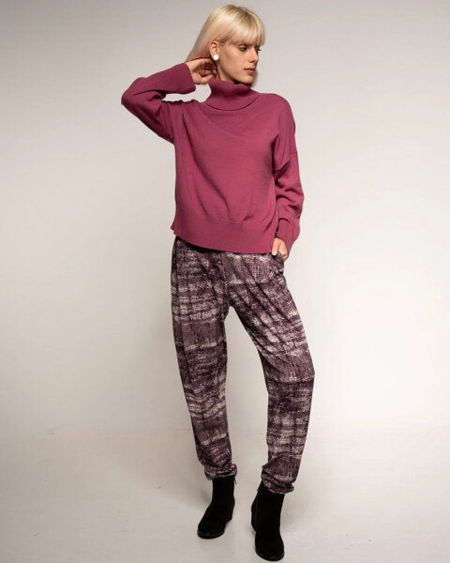 Alma & Lovis Feiner Rollkragen-Strickpullover aus Cotton-Wool-Mix – Ansicht 2