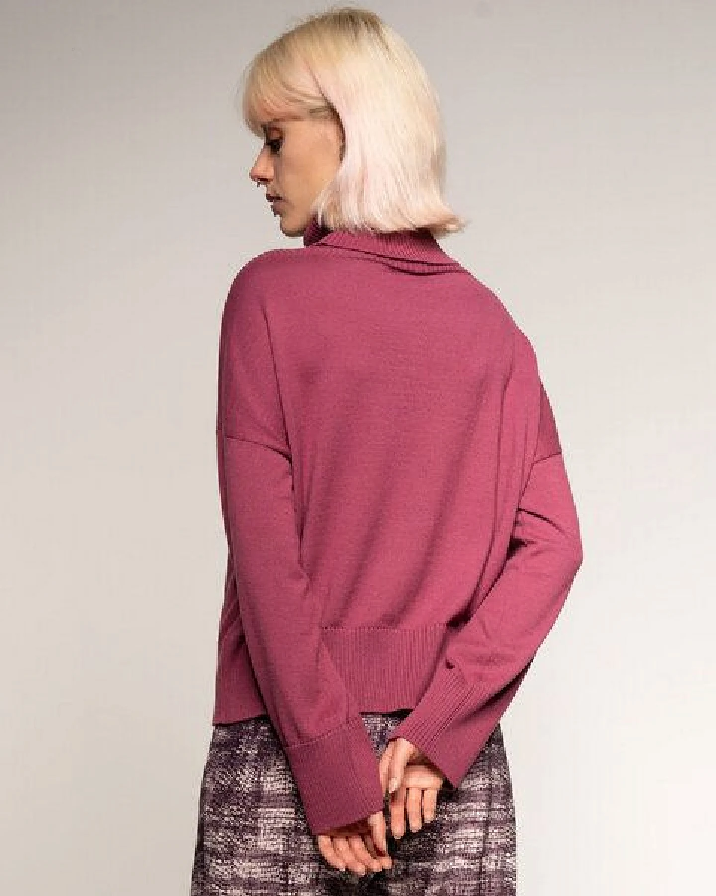 Alma & Lovis Feiner Rollkragen-Strickpullover aus Cotton-Wool-Mix – Ansicht 4